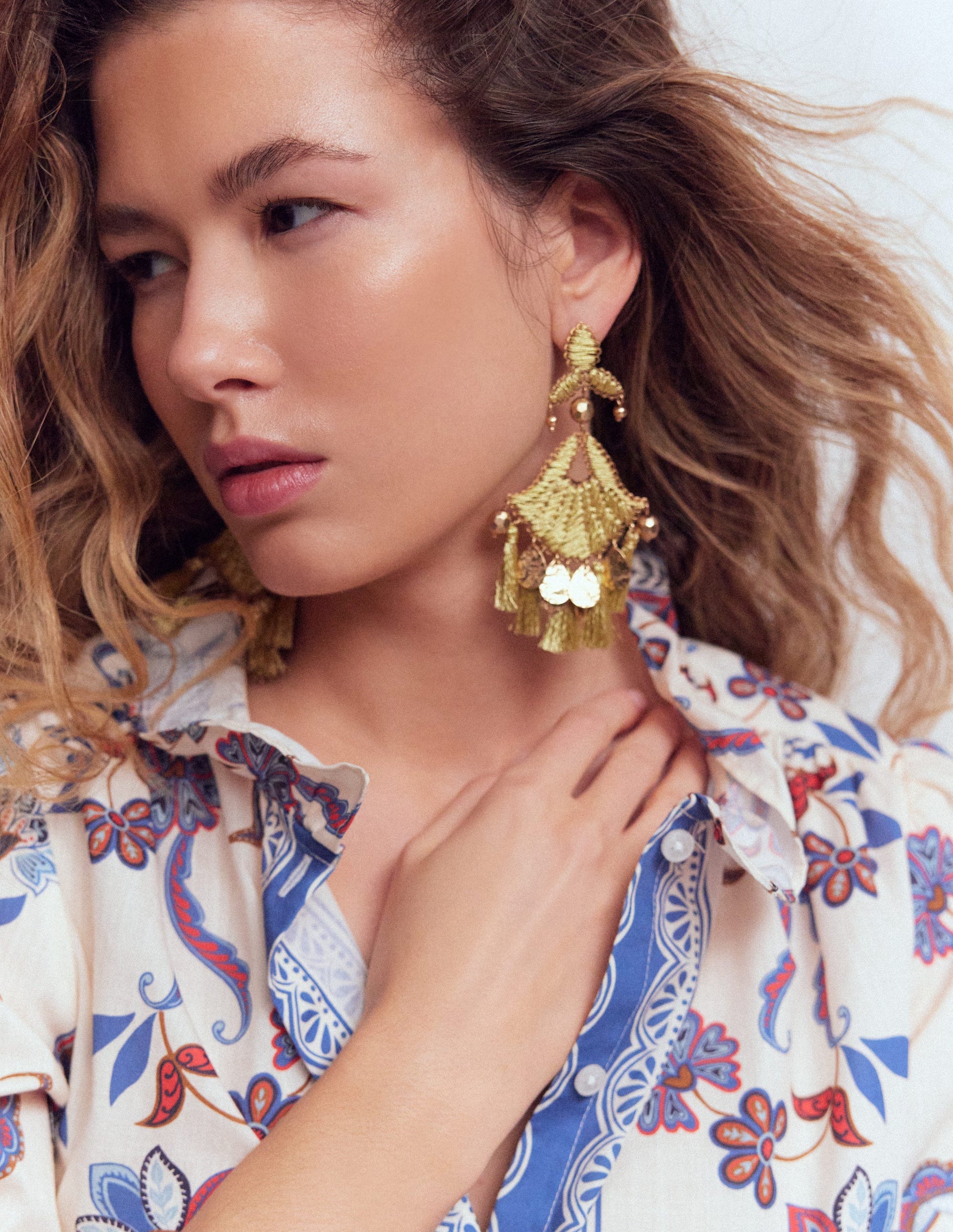 Grandes boucles d’oreilles à motif-Doré-2