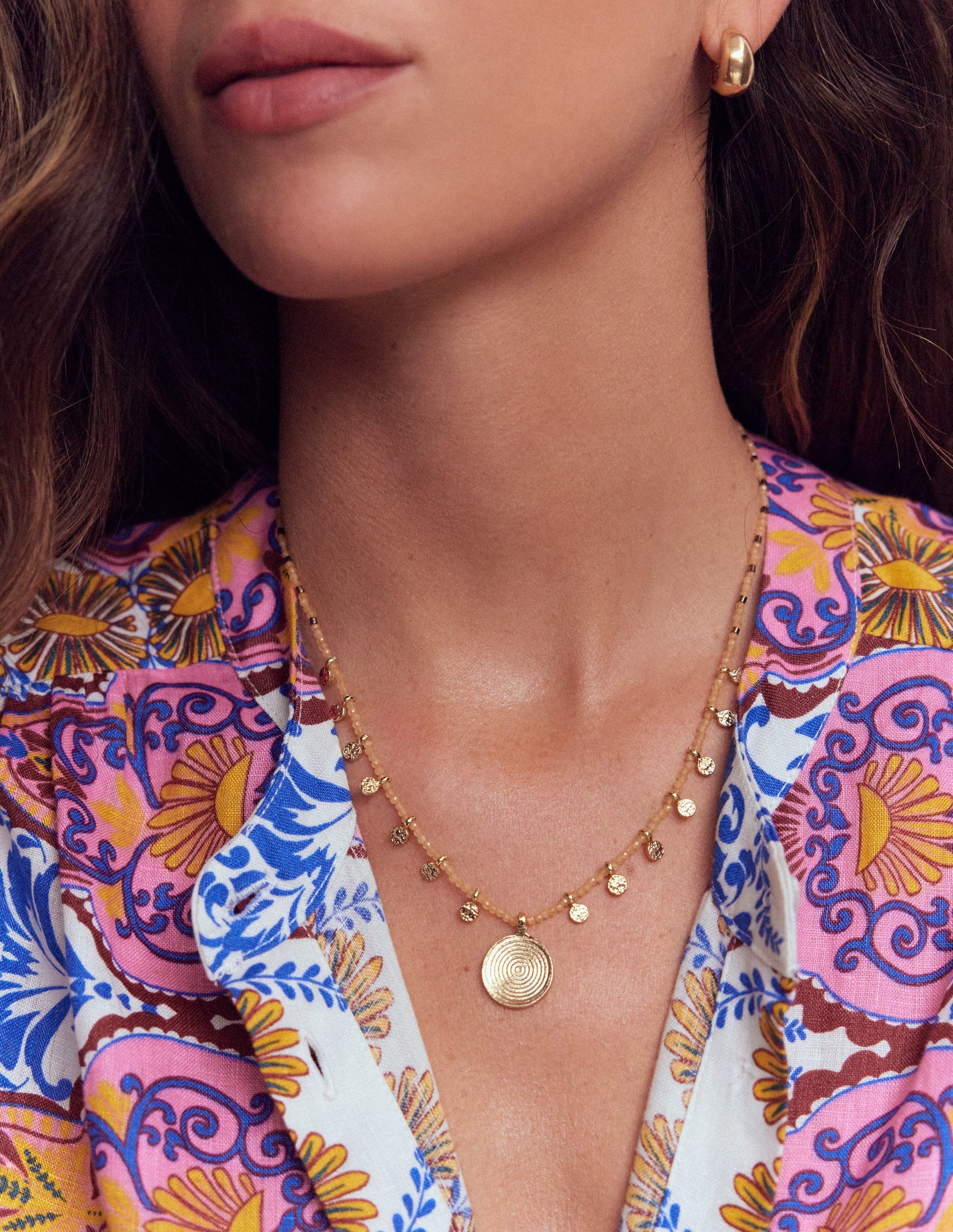 Kurze Perlenkette-Gold-3