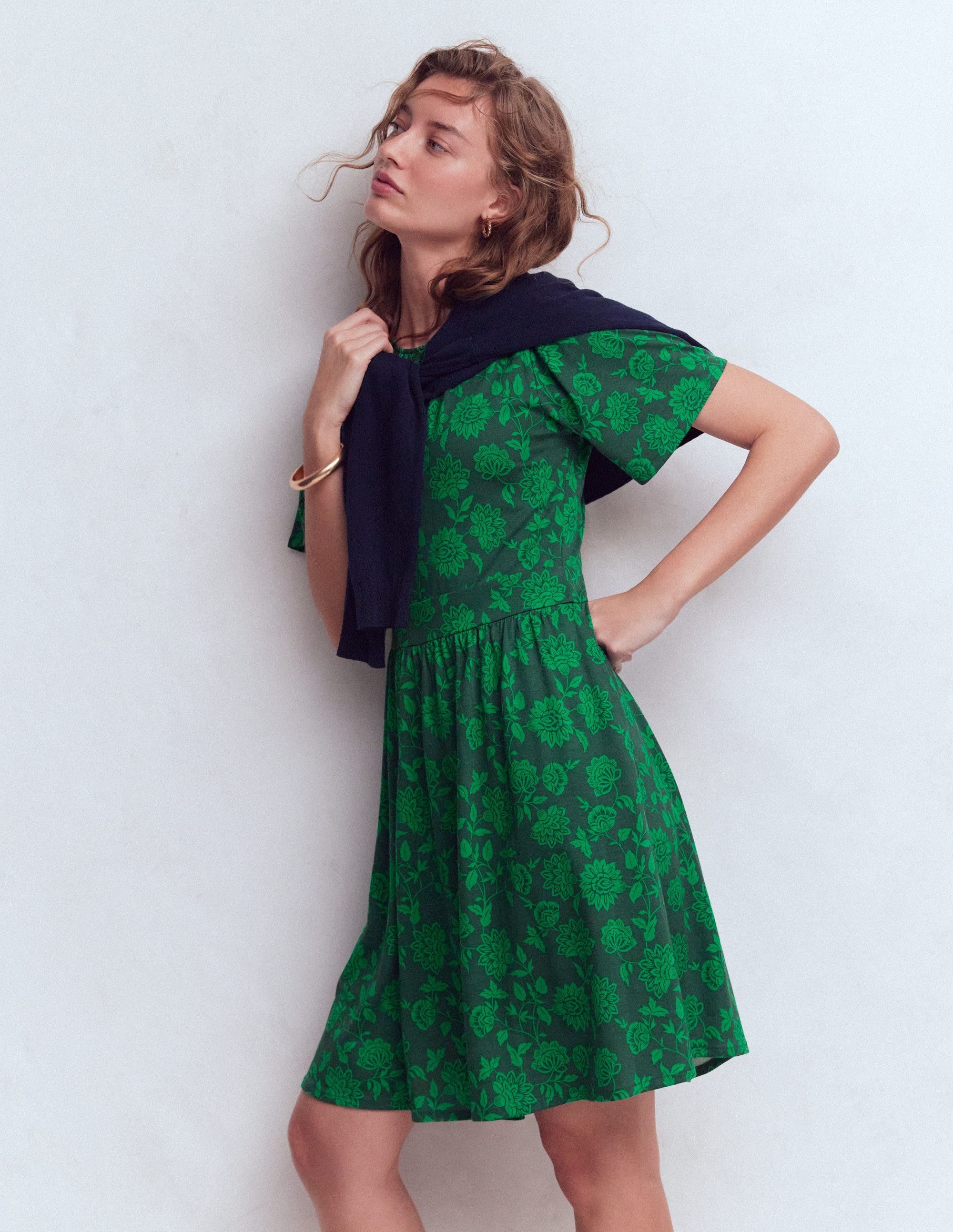 Louisa Kurzes Jerseykleid-Mitternachtsblaugrün, Blumenrausch - Image 1