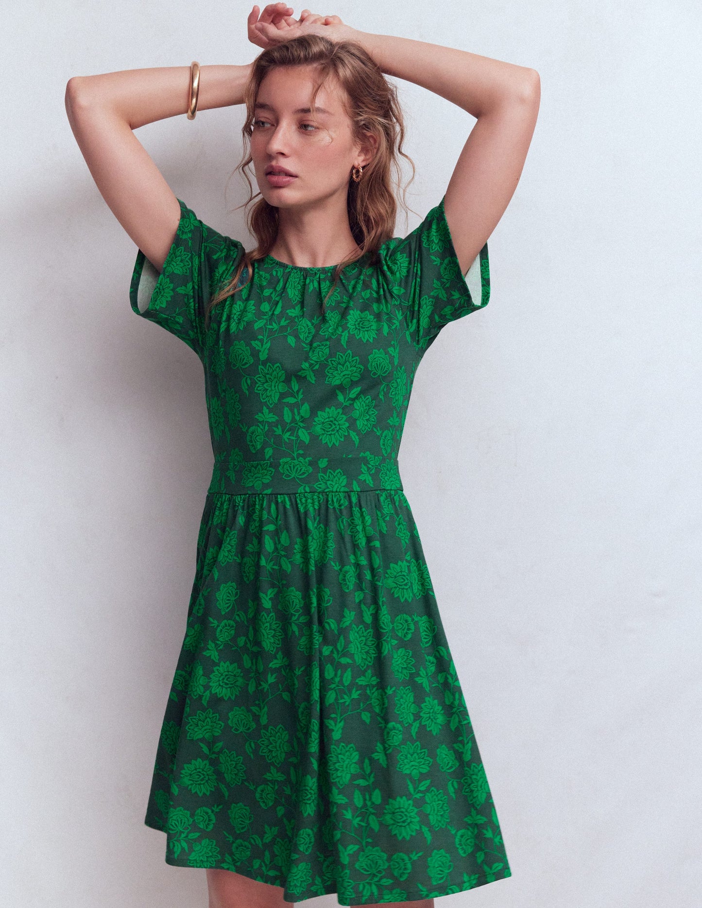 Louisa Kurzes Jerseykleid-Malachitgrün, Blumenrausch