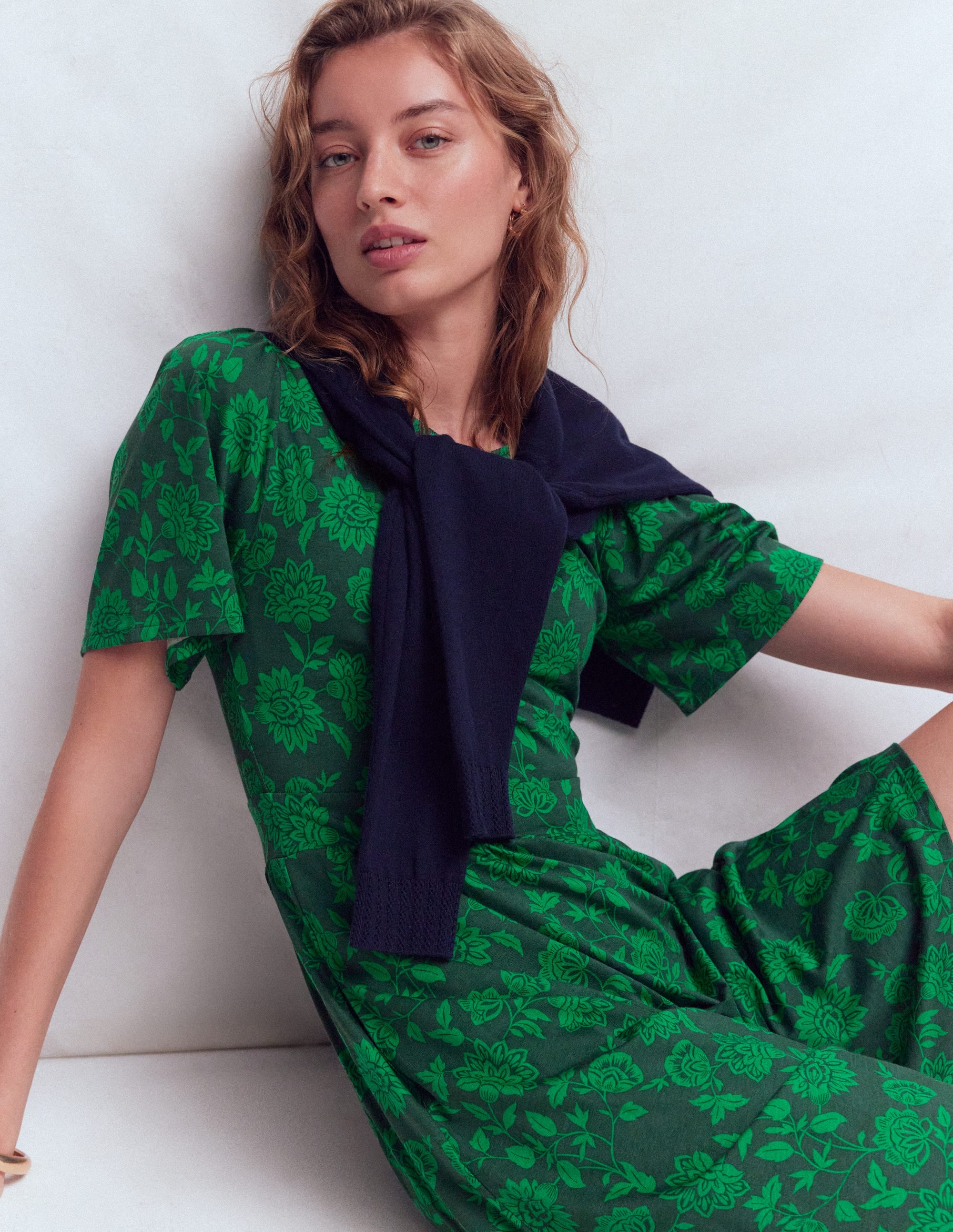 Louisa Kurzes Jerseykleid-Mitternachtsblaugrün, Blumenrausch - Image 5