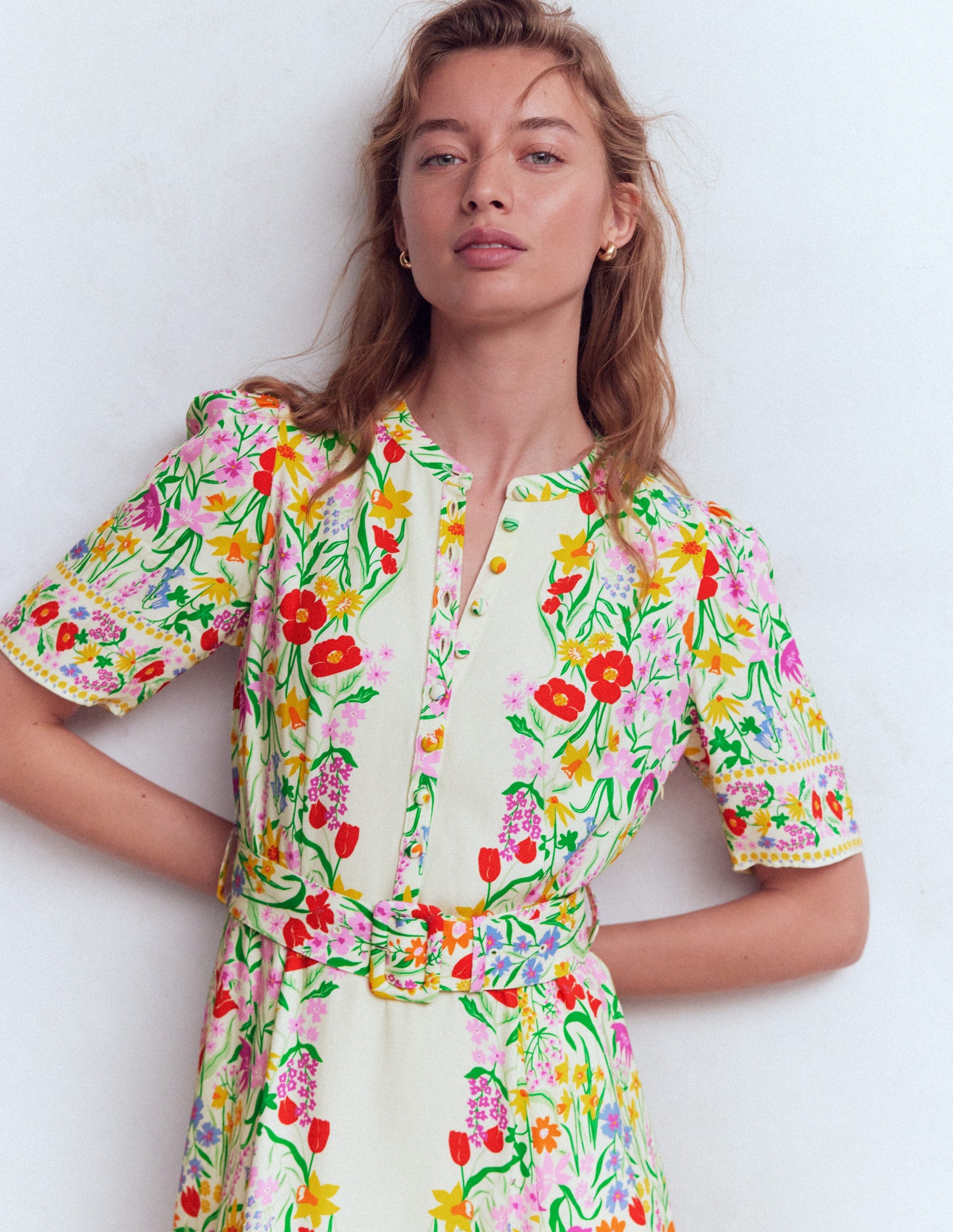 Robe Kate à ceinture et manches bouffantes-Motif Garden ivoire placé-3