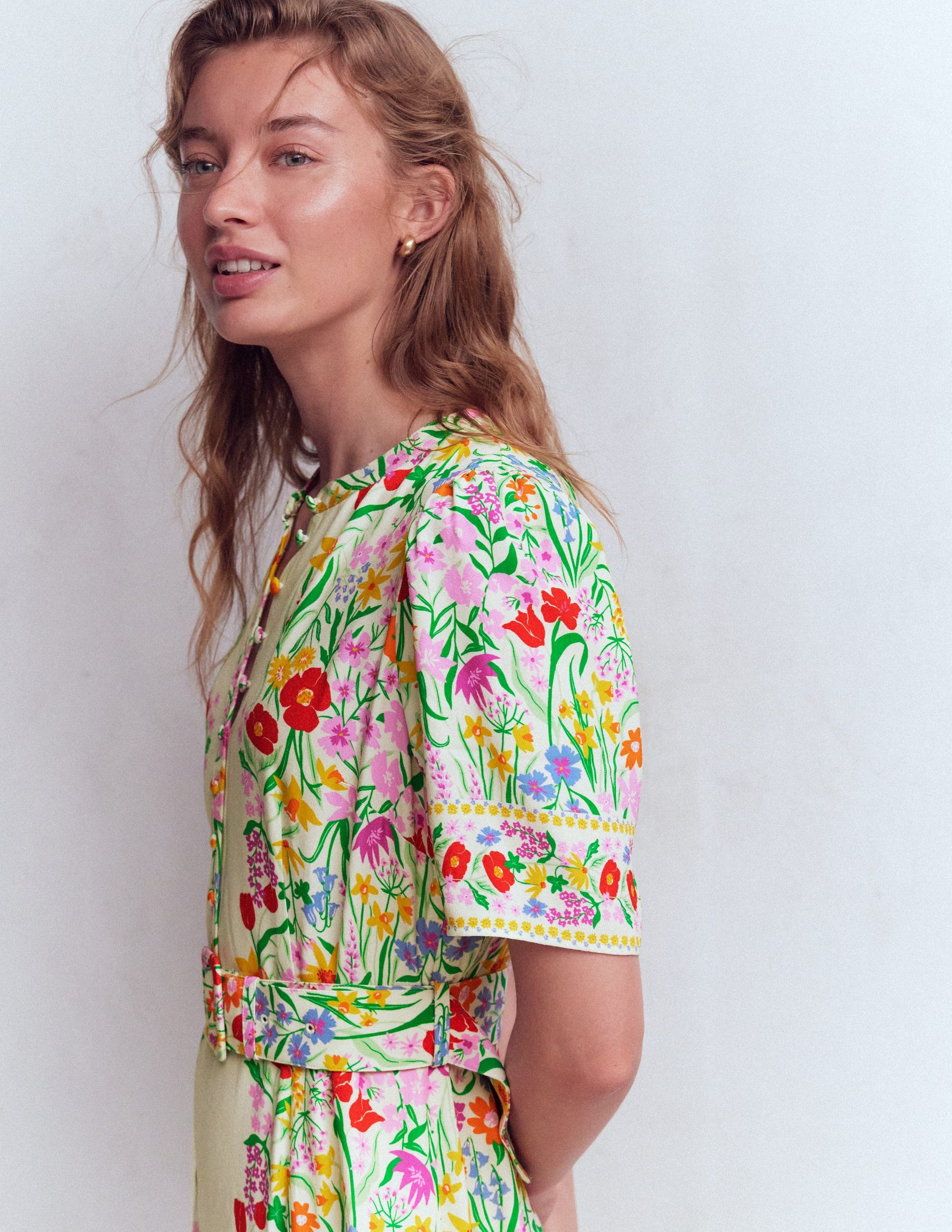 Robe Kate à ceinture et manches bouffantes-Motif Garden ivoire placé-6