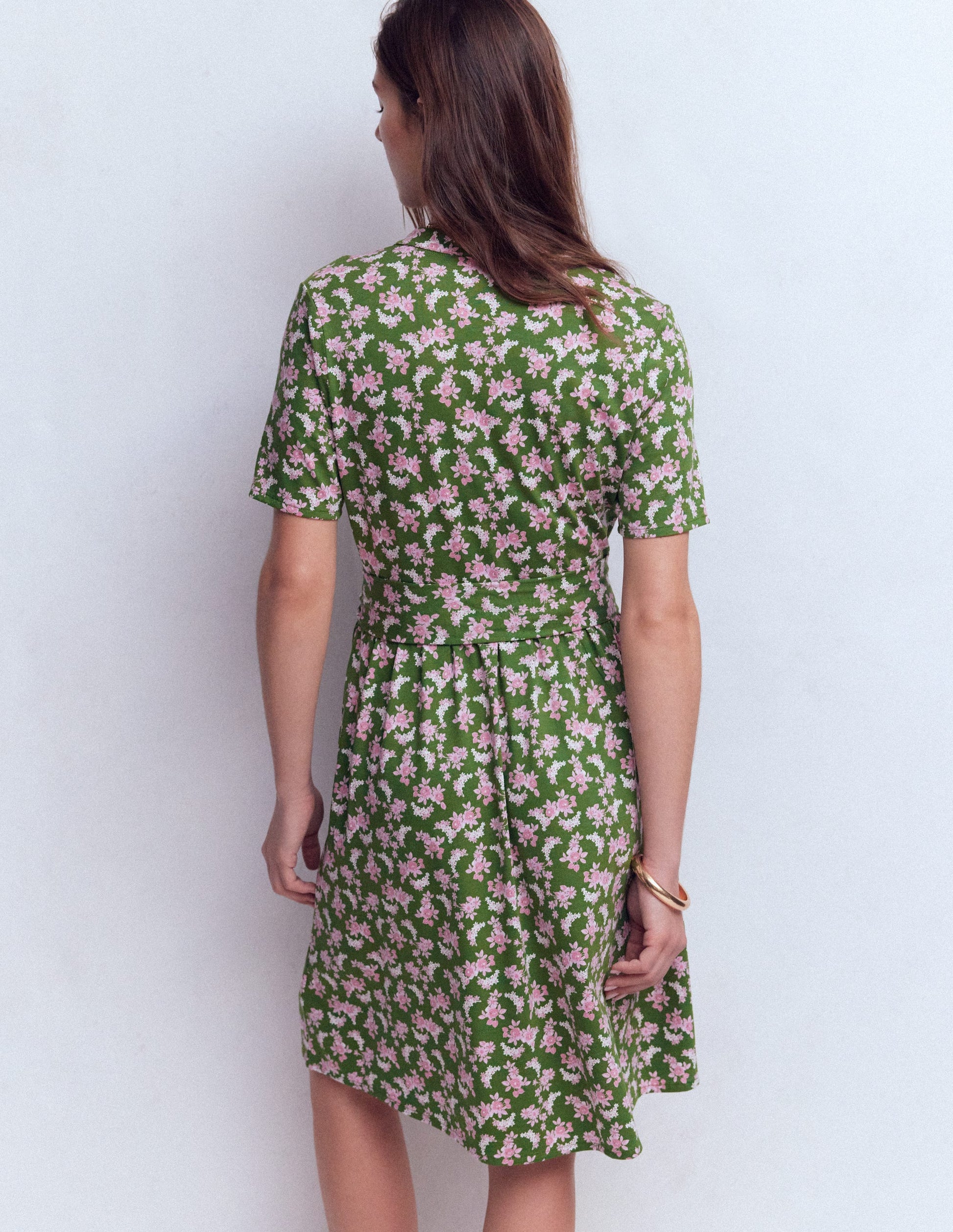 Robe Daisy virevoltante en jersey-Vert promenade, motif Dainty Blooms-3