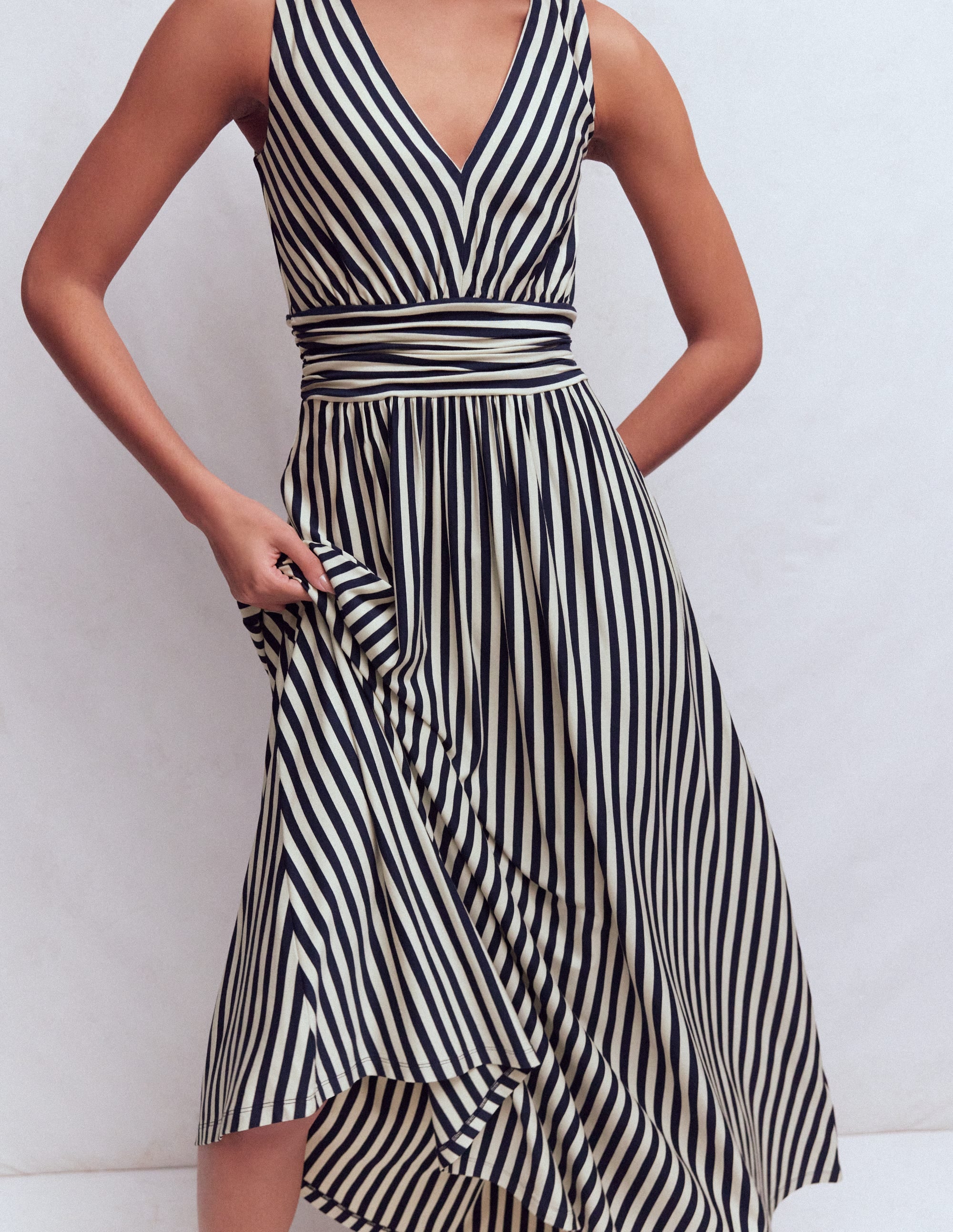 Elodie Jersey-Maxikleid-Marineblau und Naturweiß Gestreift - Image 2