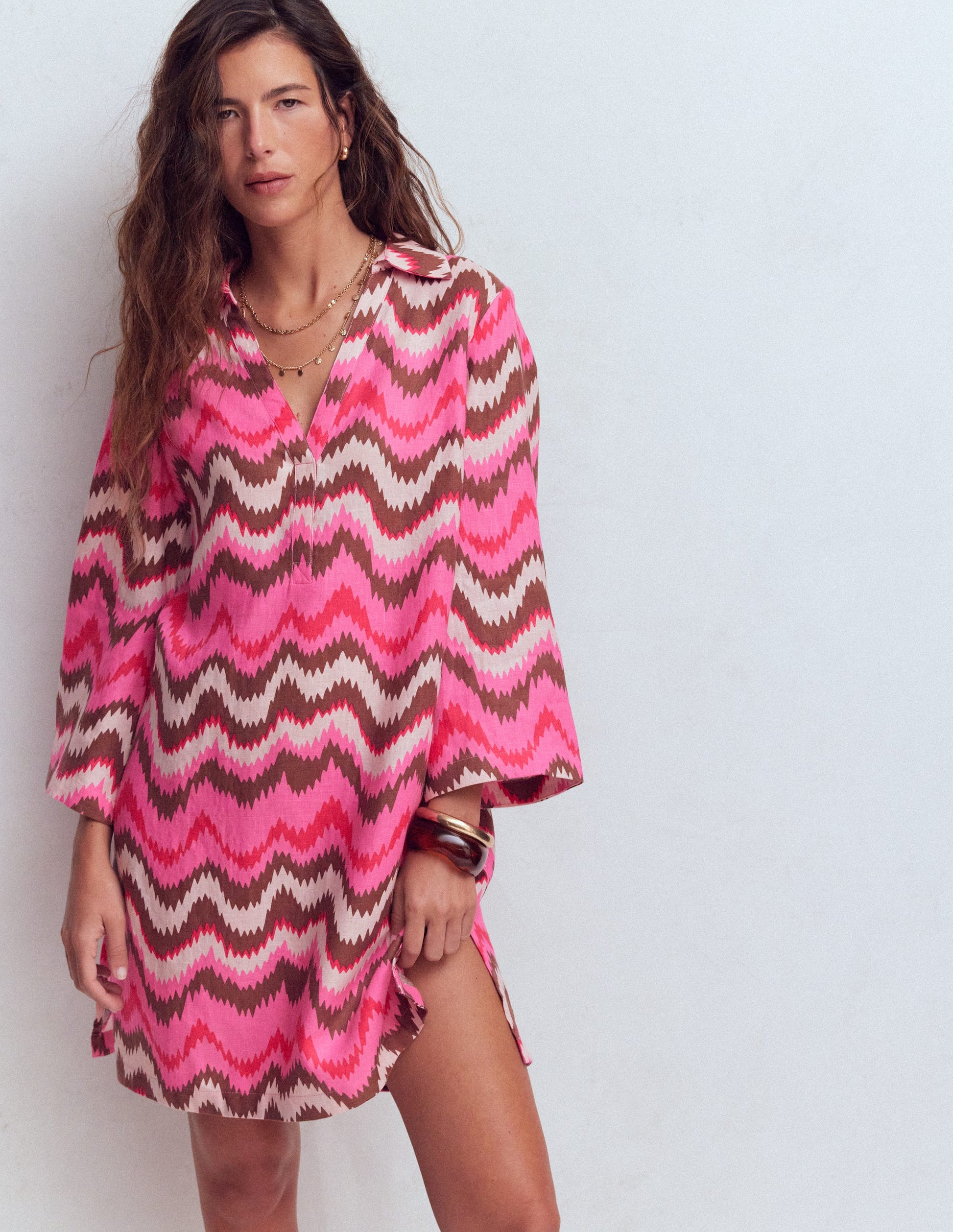 Robe courte Carmen en lin-Rose, motif Zig Zag Wave-1