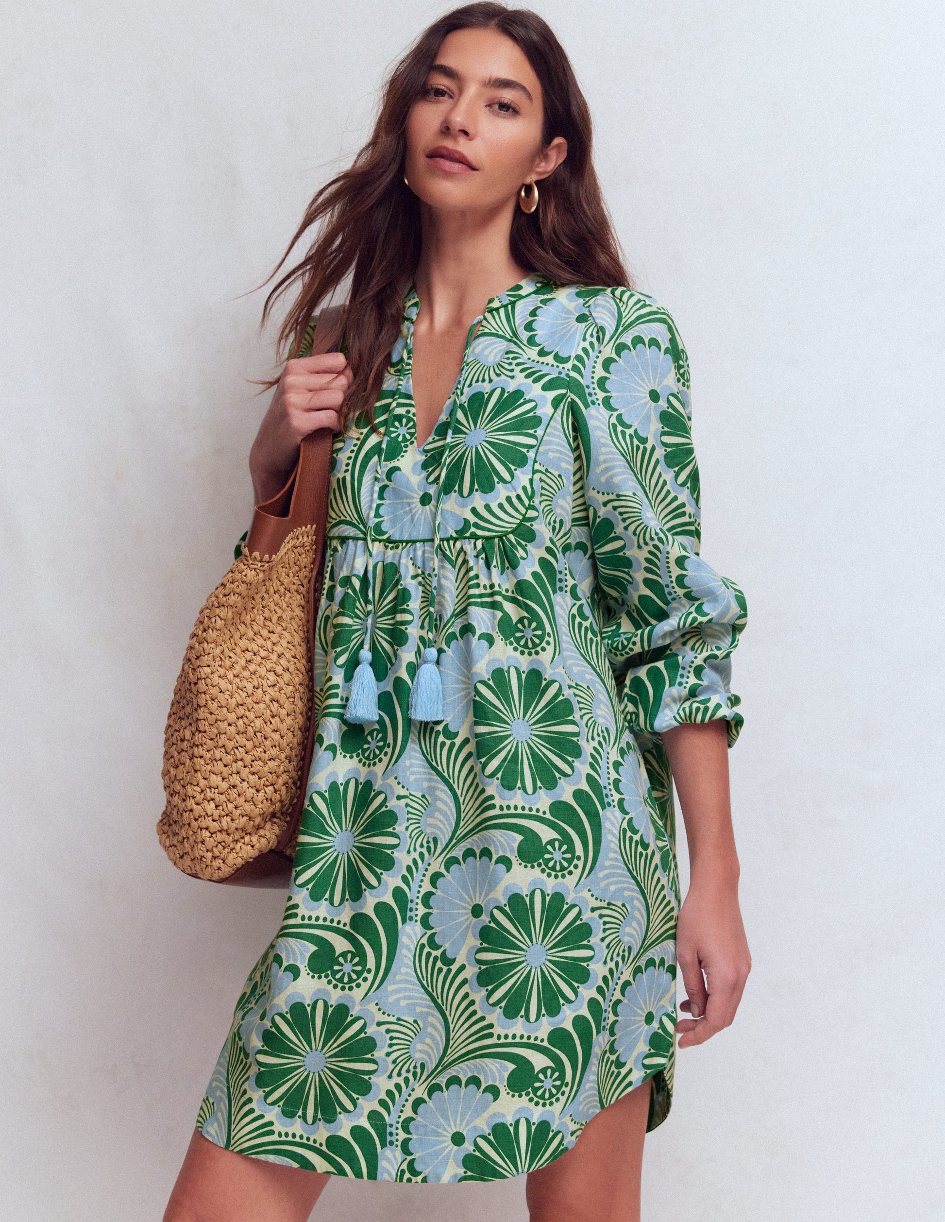 Pia Leinenkleid mit Passe und Quasten-Blau Euphorischer Garten-2