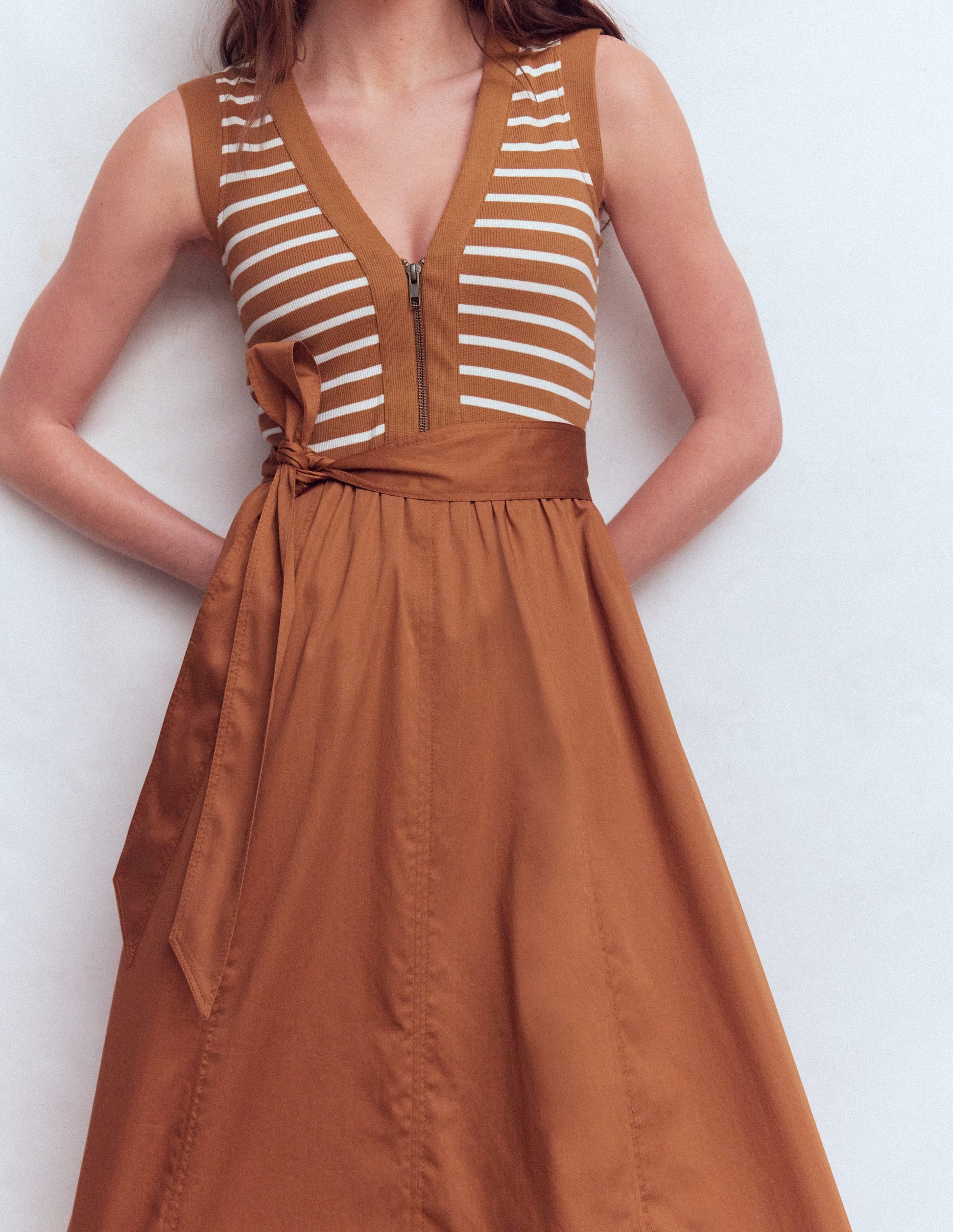 Robe zippée sur le devant en mélange de techniques-Rayé gingembre et ivoire-3