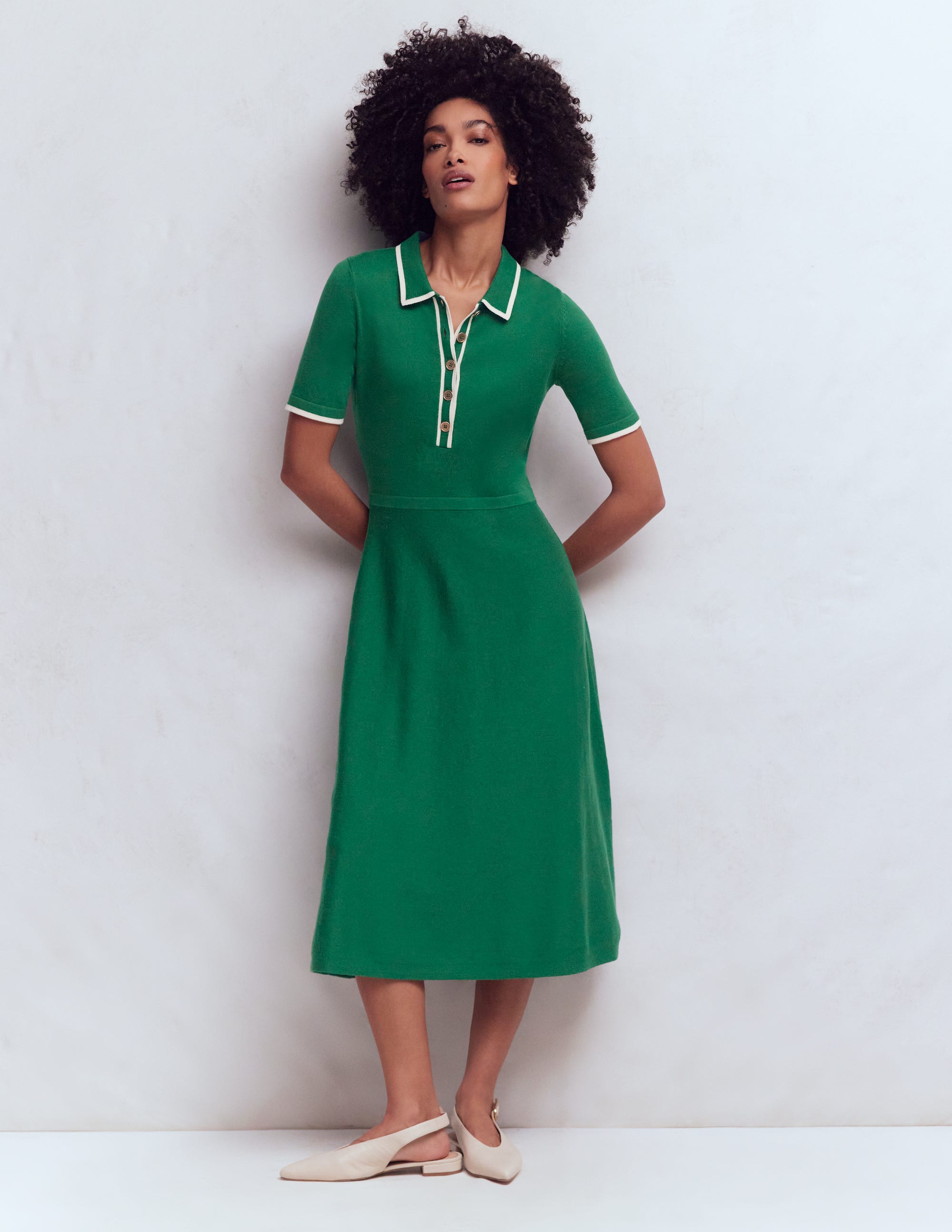 Strick-Midikleid mit Kragen-Frisches Grün - Image 1