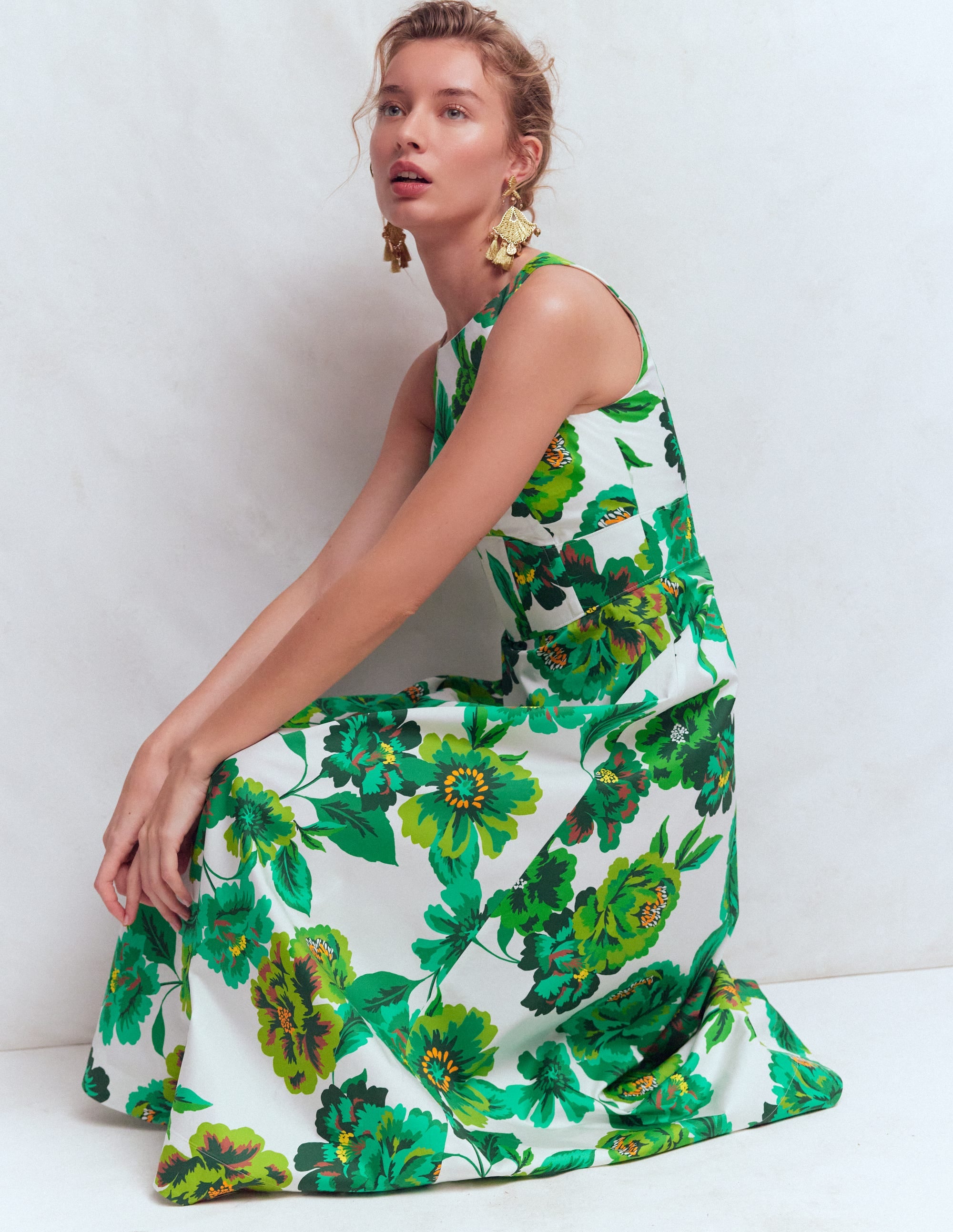 Silvia Maxikleid mit Korsettstäbchen am Oberteil-Grün Opulente Blüten - Image 6