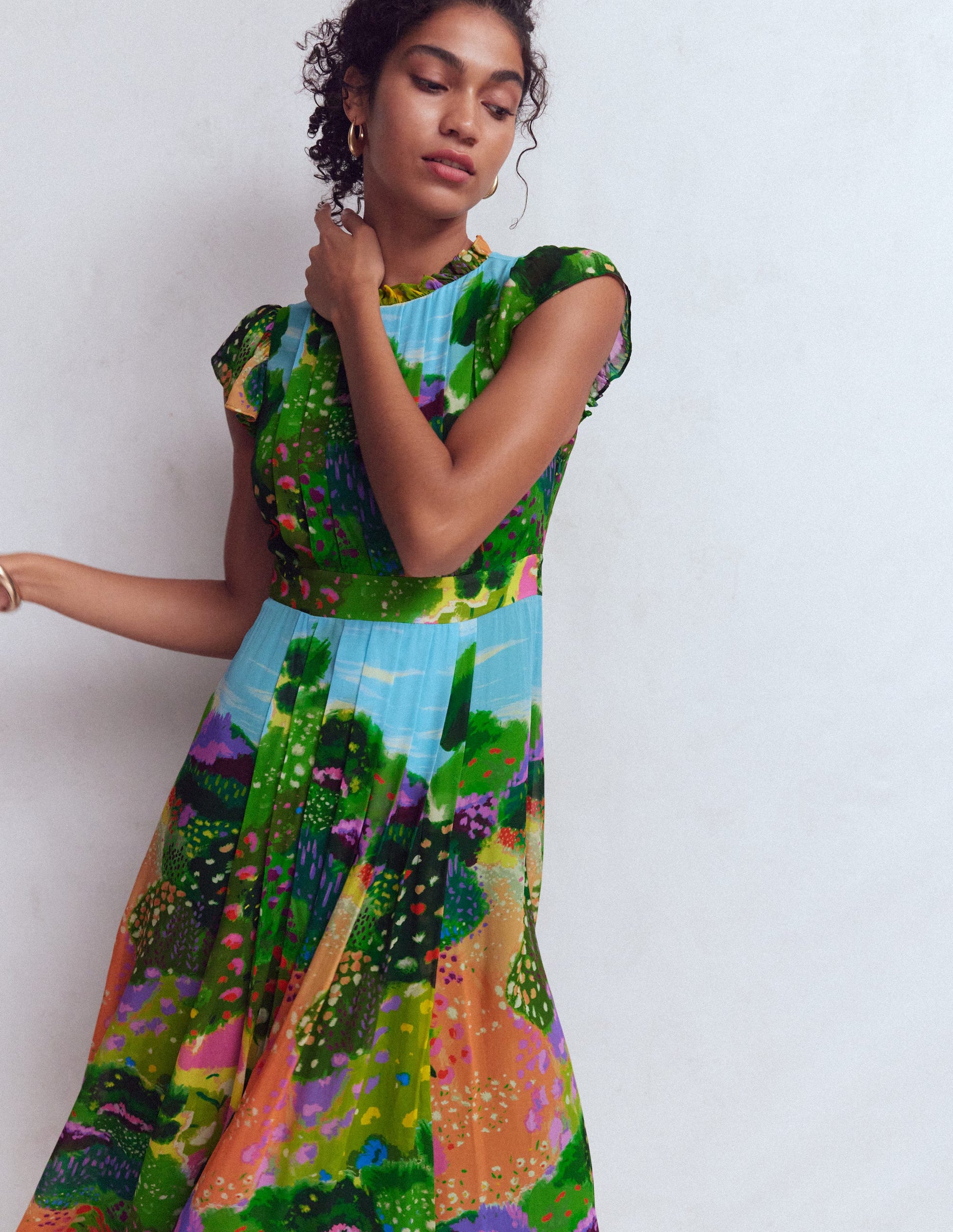 Plissiertes Maxikleid mit Rüschen-Gartenmuster-6