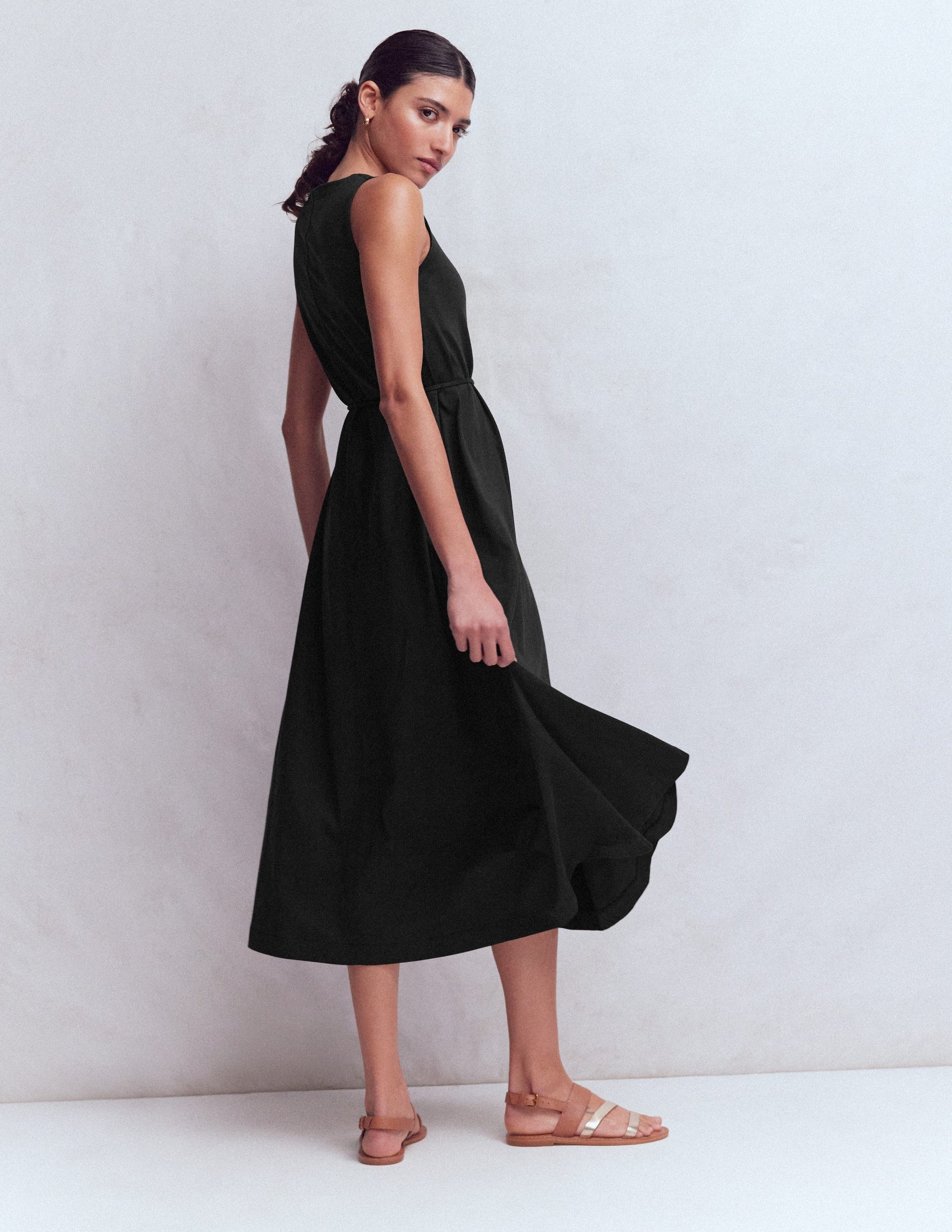 Mia Jersey-Midikleid mit V-Ausschnitt-Schwarz-3