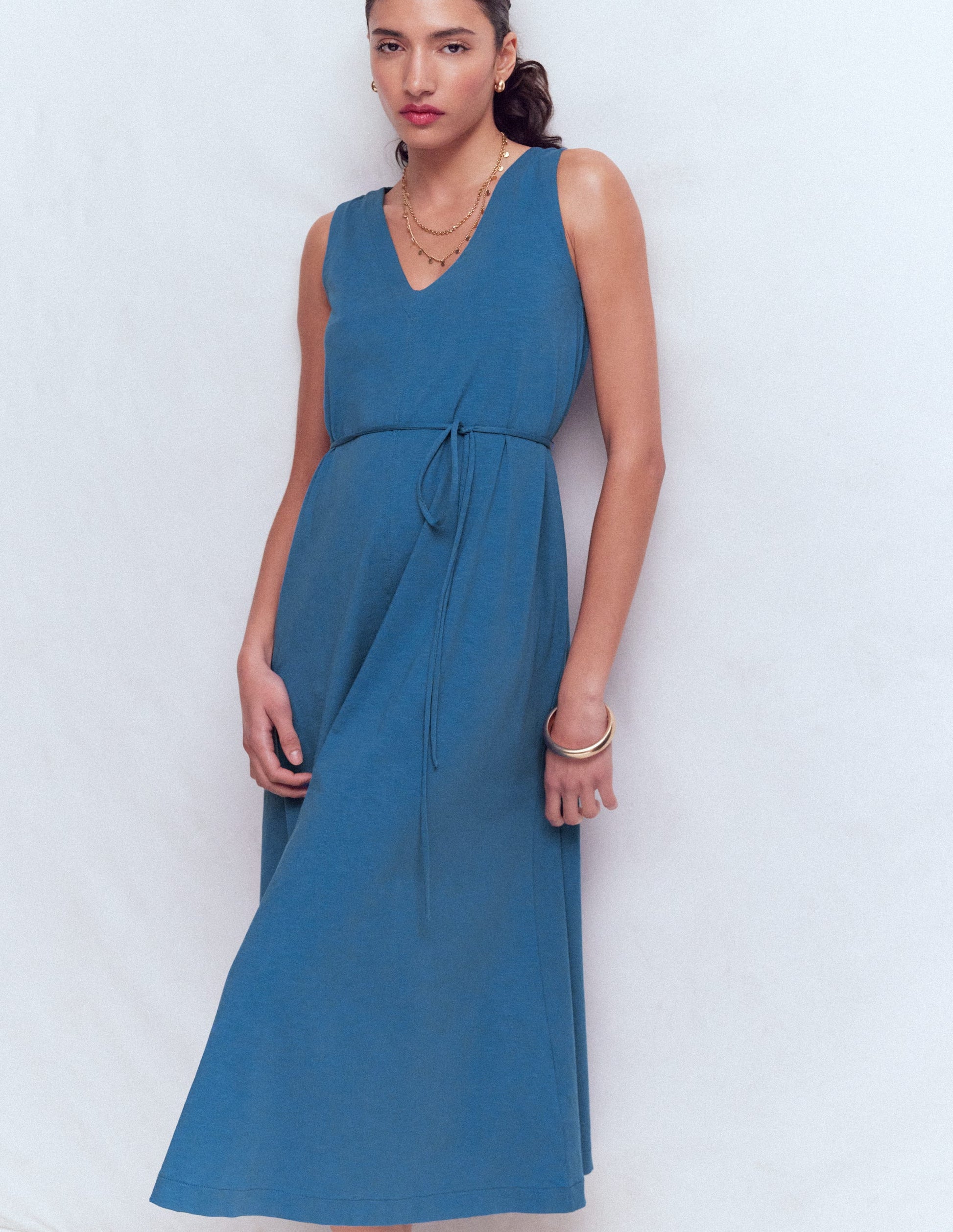 Mia Jersey-Midikleid mit V-Ausschnitt-Turmalinblau-4