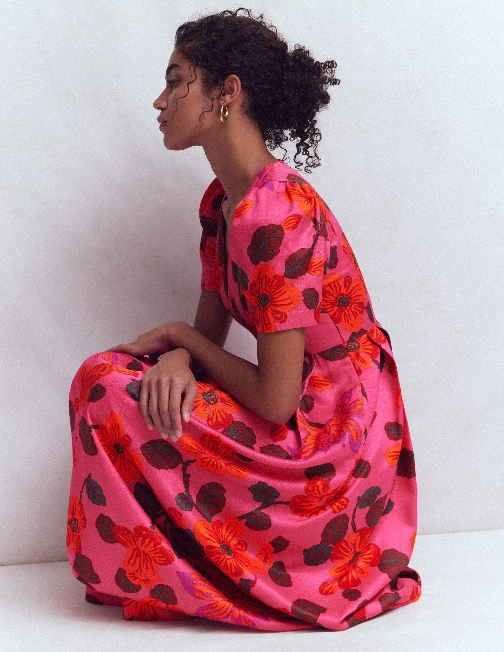 Seidenkleid mit Faltendetail und V-Ausschnitt-Pink Geblümt-4