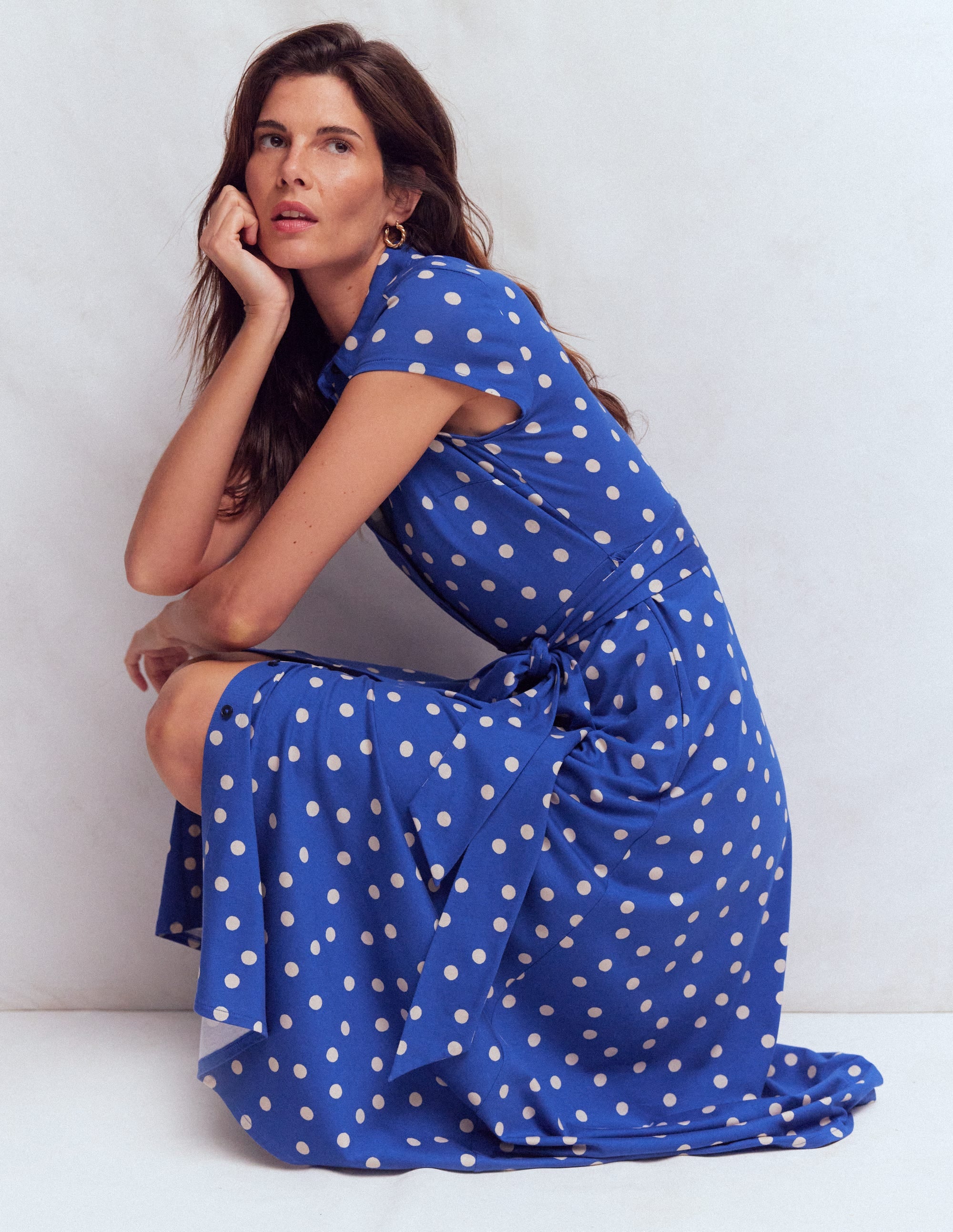 Marcia Jersey-Hemdblusenkleid-Leuchtendes Blau, Gemalte Tupfen - Image 4