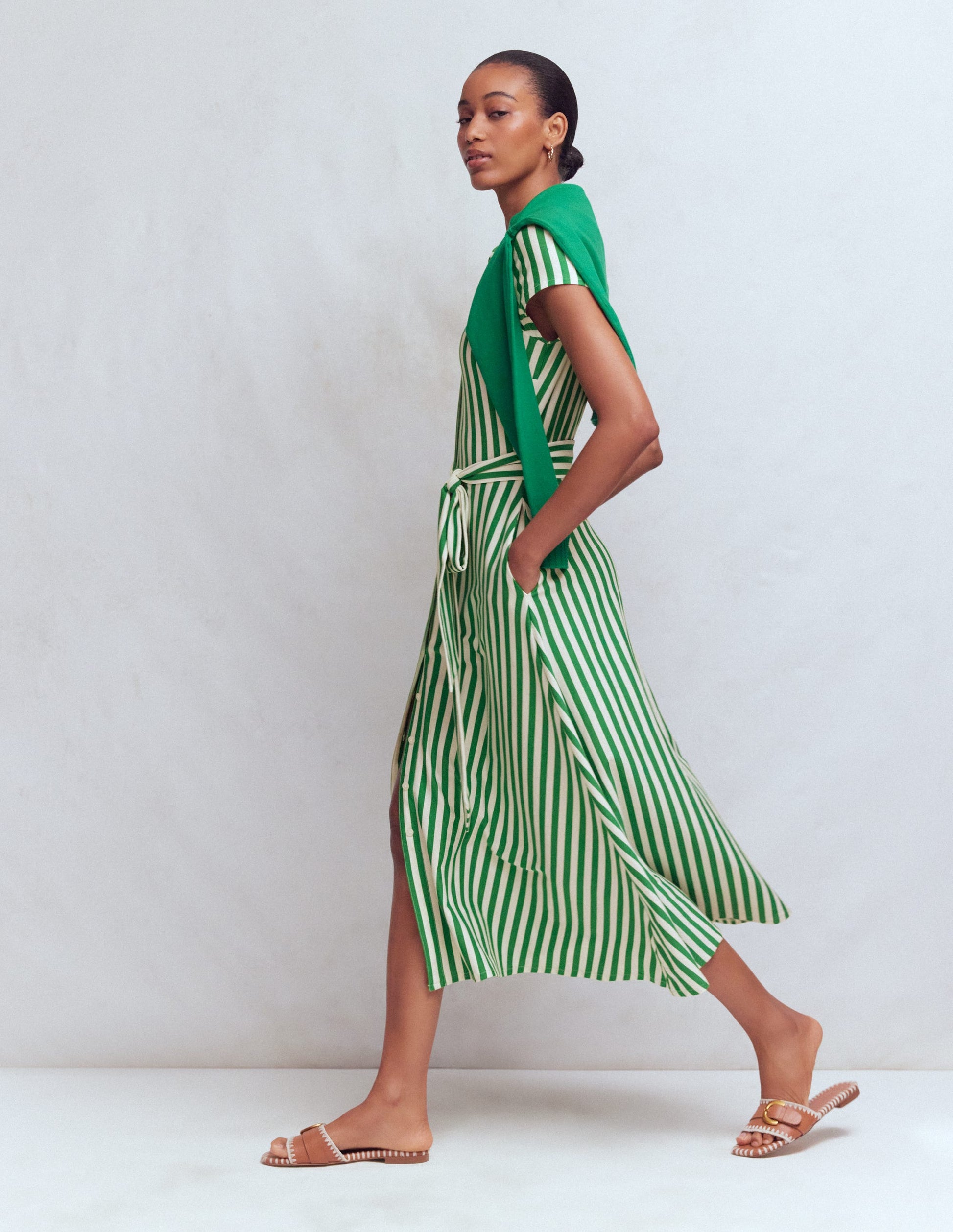 Robe * * et tendance pour femmes * taille, rayures verticales bleues et blanches, bretelles spaghetti cintrées, robe de soirée pour banquet du * An Robe * * et tendance pour femmes * taille, rayures verticales bleues et blanches, bretelles spaghetti cintrées, robe de soirée pour banquet du * An