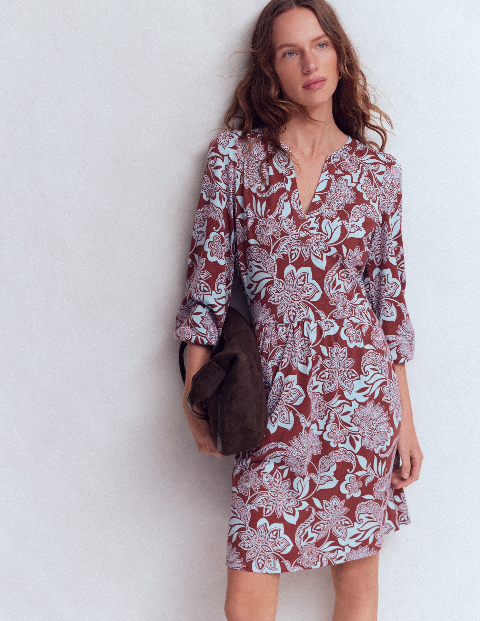 Robe Cathy à col cranté en jersey-Marron grillé, motif Elegant Blossom - Image 1