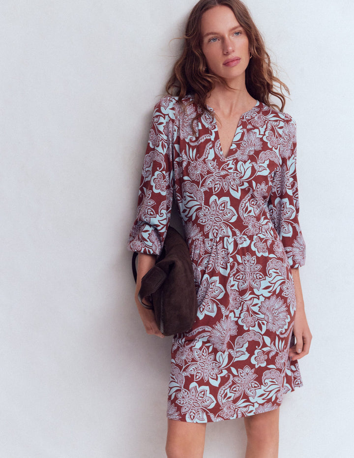 Cathy Jerseykleid mit gekerbtem Ausschnitt-Rostbraun, Elegante Blüten