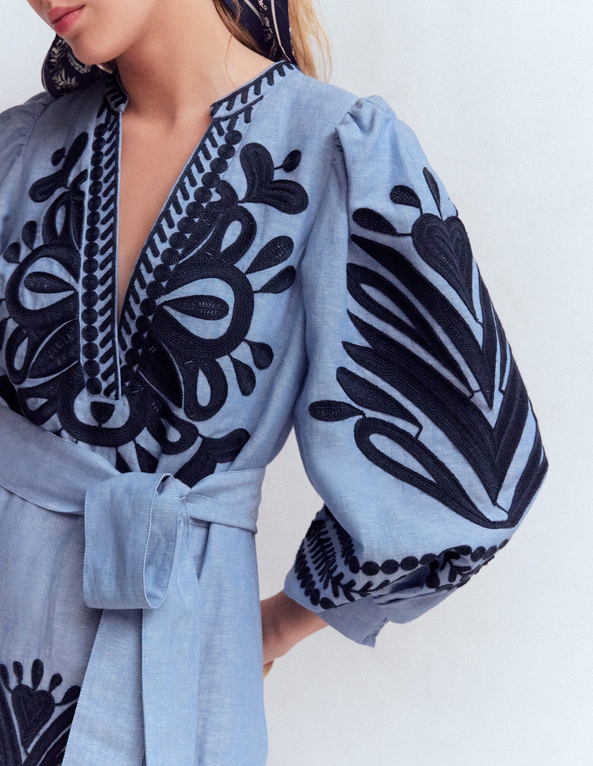 Octavia Leinenkleid-Stickerei Chambray-4