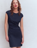 Delilah Kurzes Kleid mit Twistdetail-Marineblau
