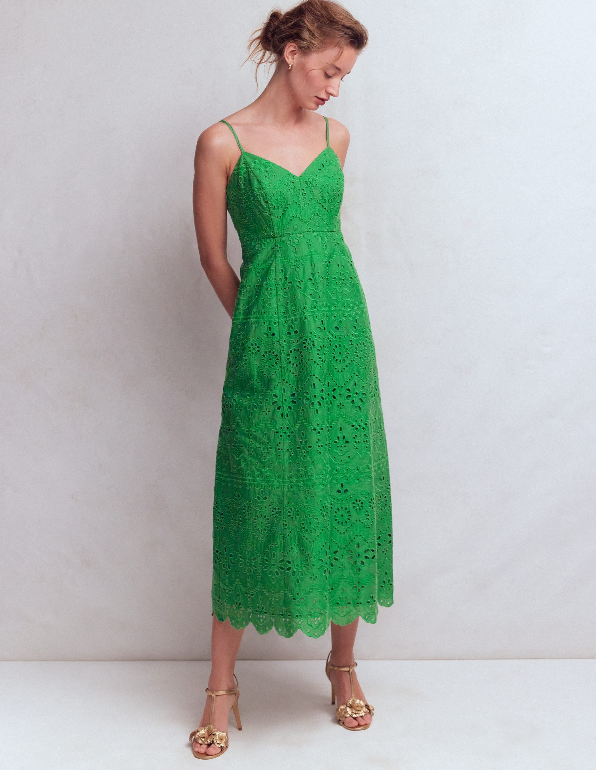 Empire-Kleid aus Leinen mit Lochstickerei-Sattes Smaragdgrün Lochstickerei - Image 4