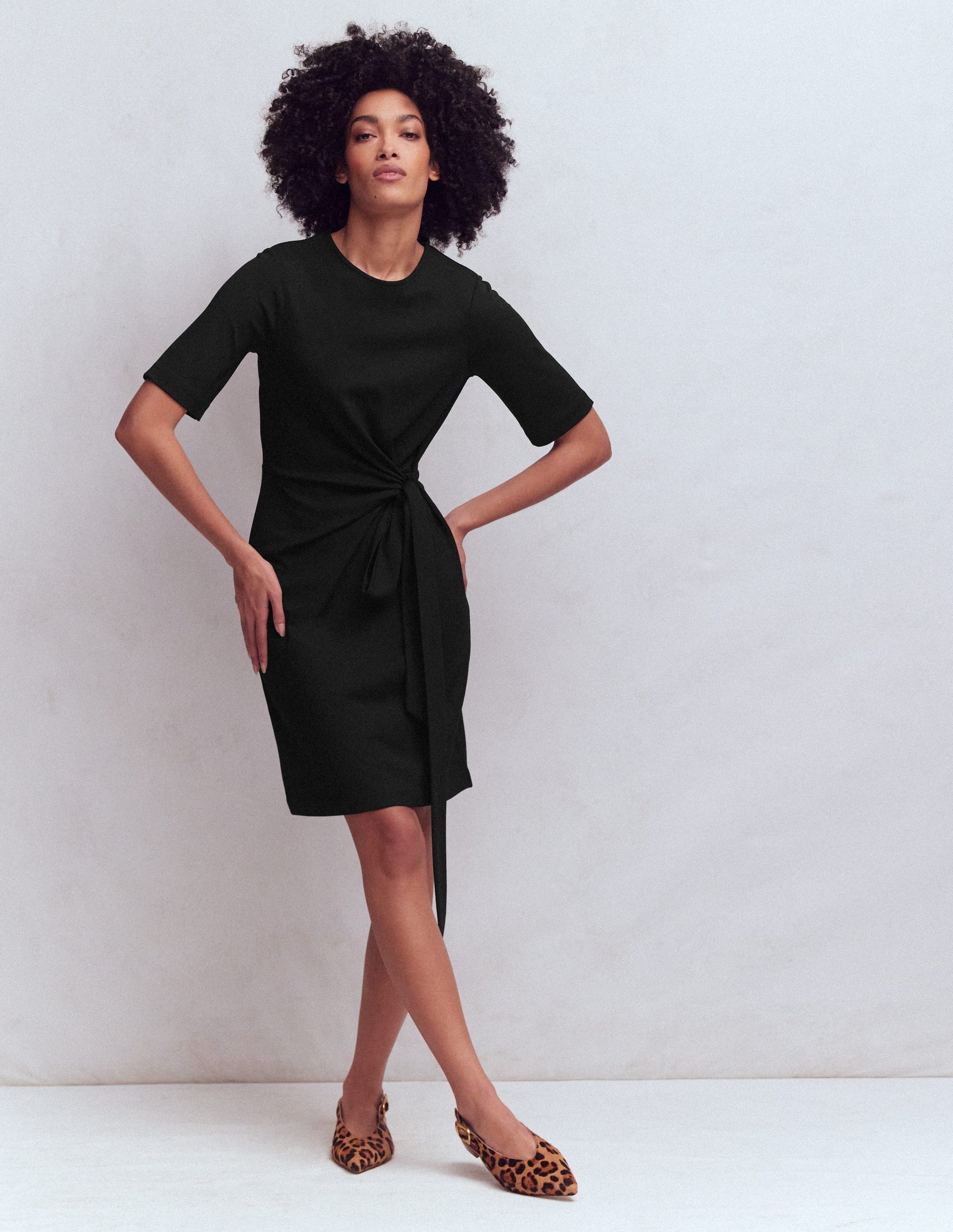 Zinnia Kurzes Ponte-Kleid zum Binden-Schwarz-4