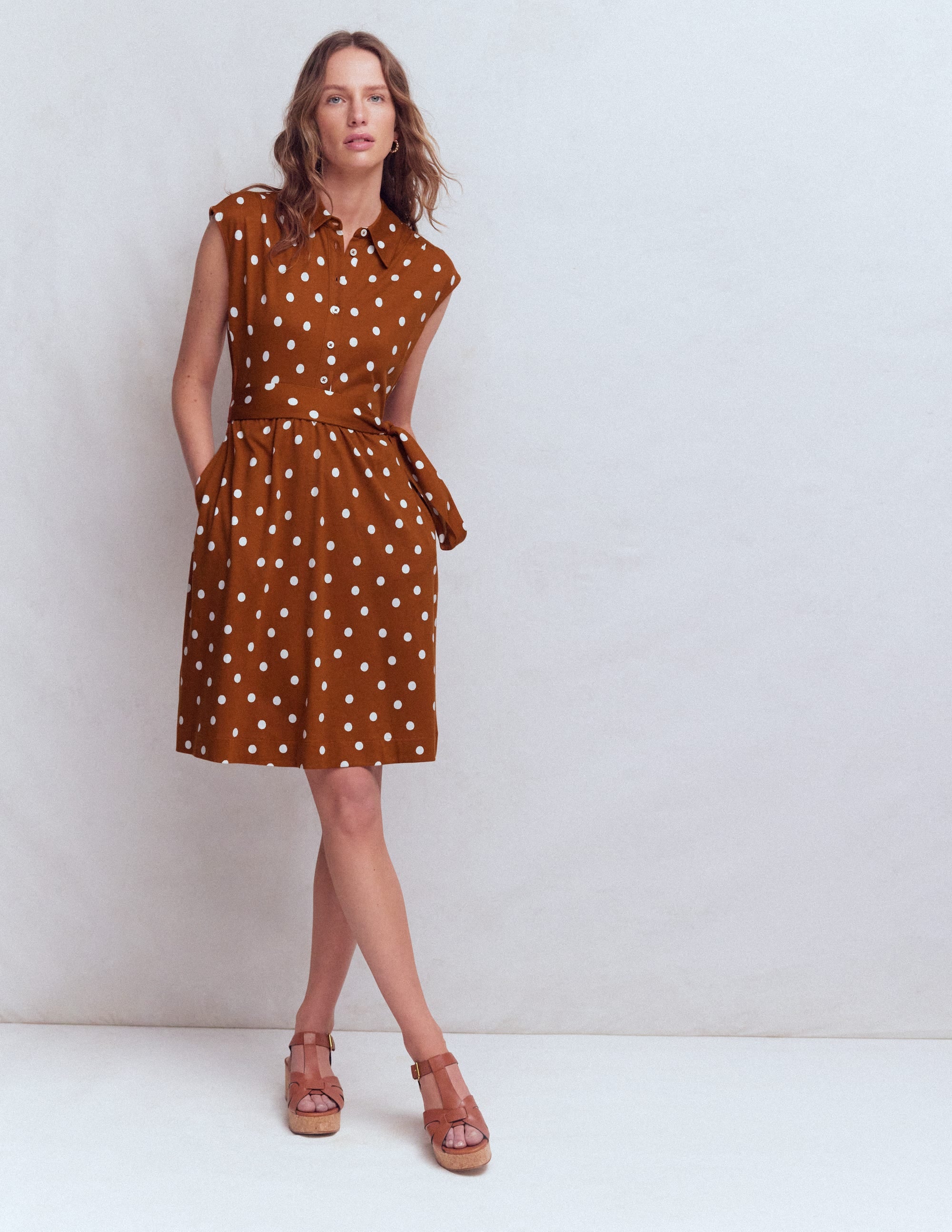 Robe-chemise courte Honor en jersey-Cognac, pois peints espacés - Image 1
