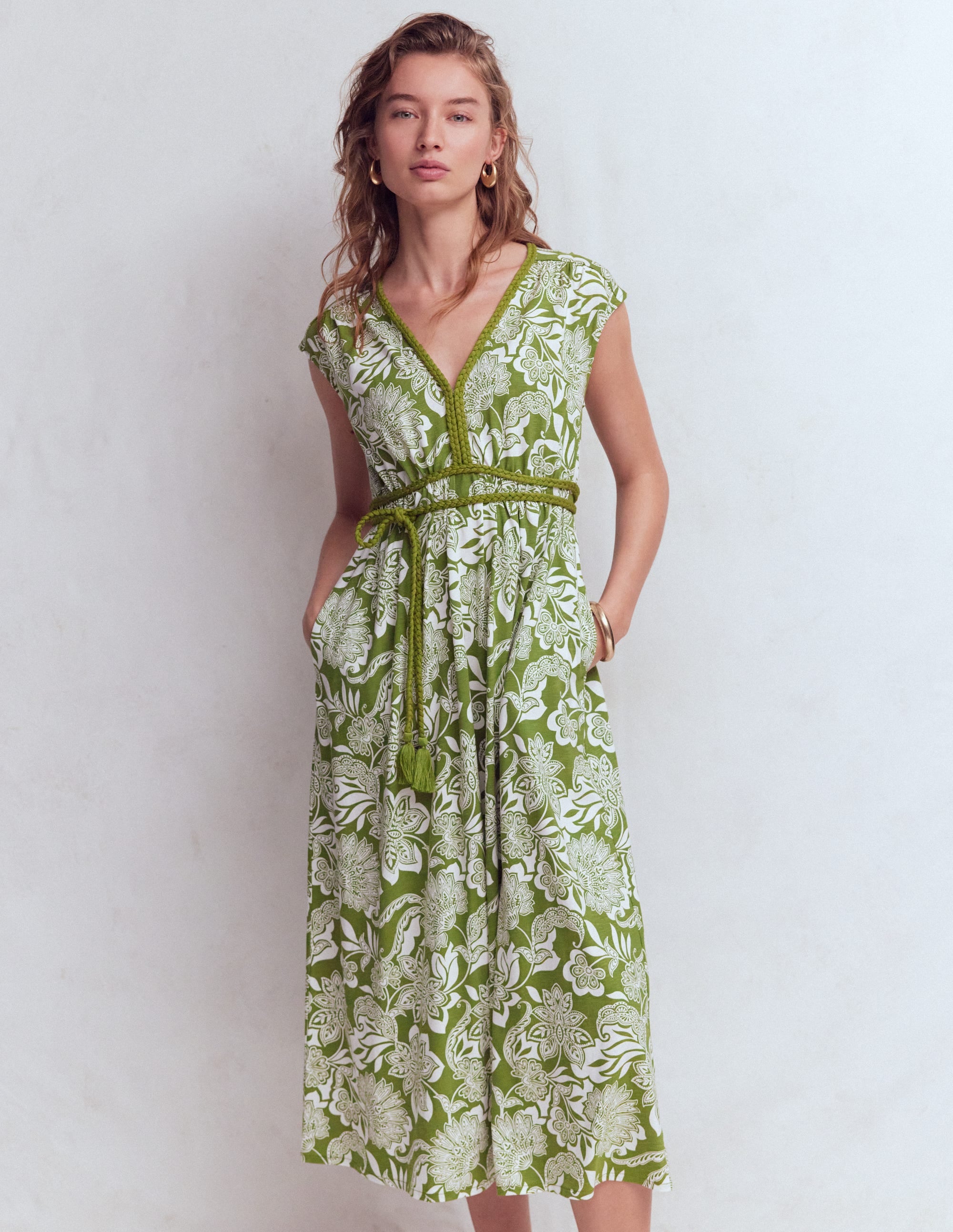 Heidi Gerafftes Jerseykleid mit Kordel-Olivgrün, Elegante Blüten - Image 4