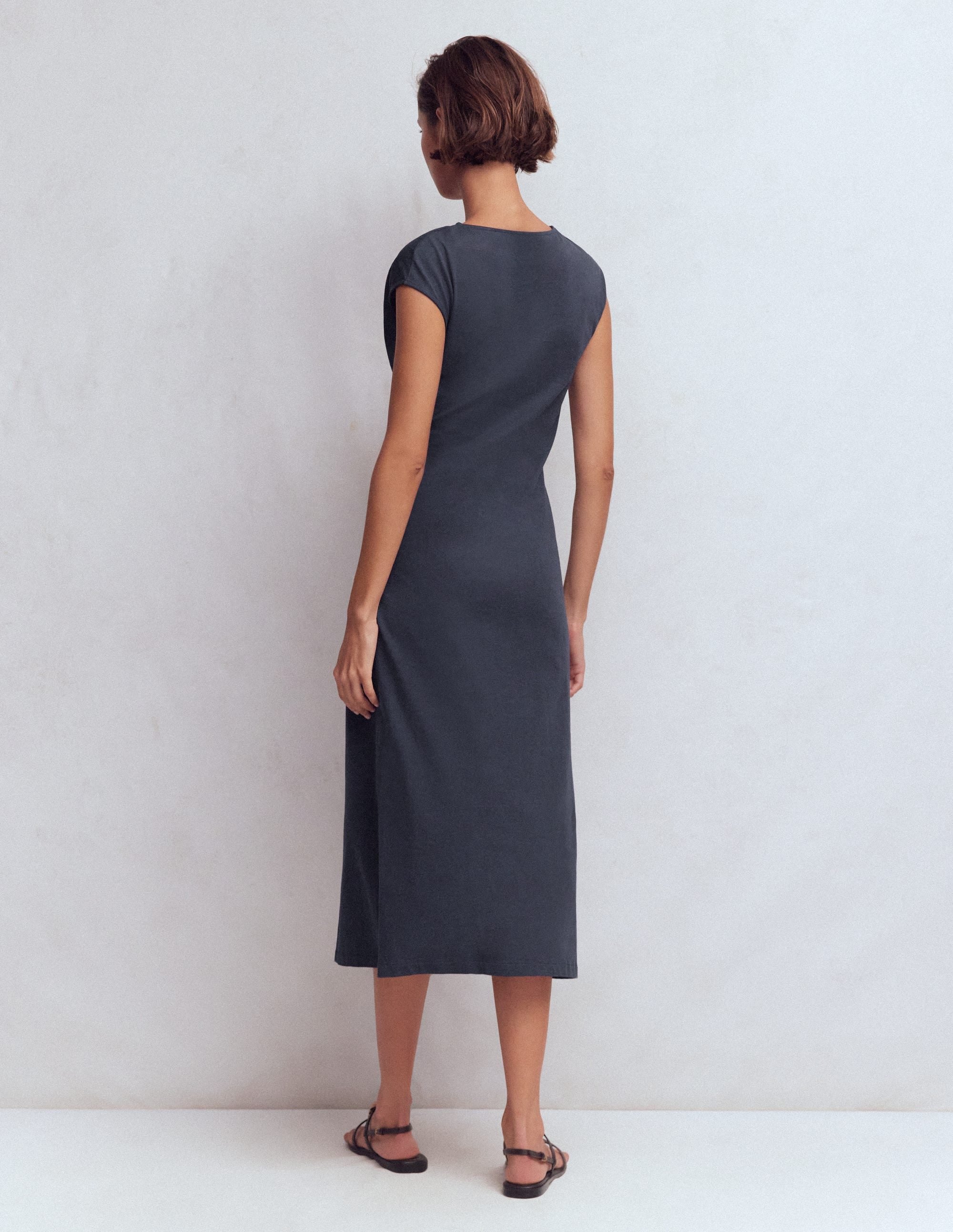 Robe midi Delilah torsadée-Bleu marine - Image 3