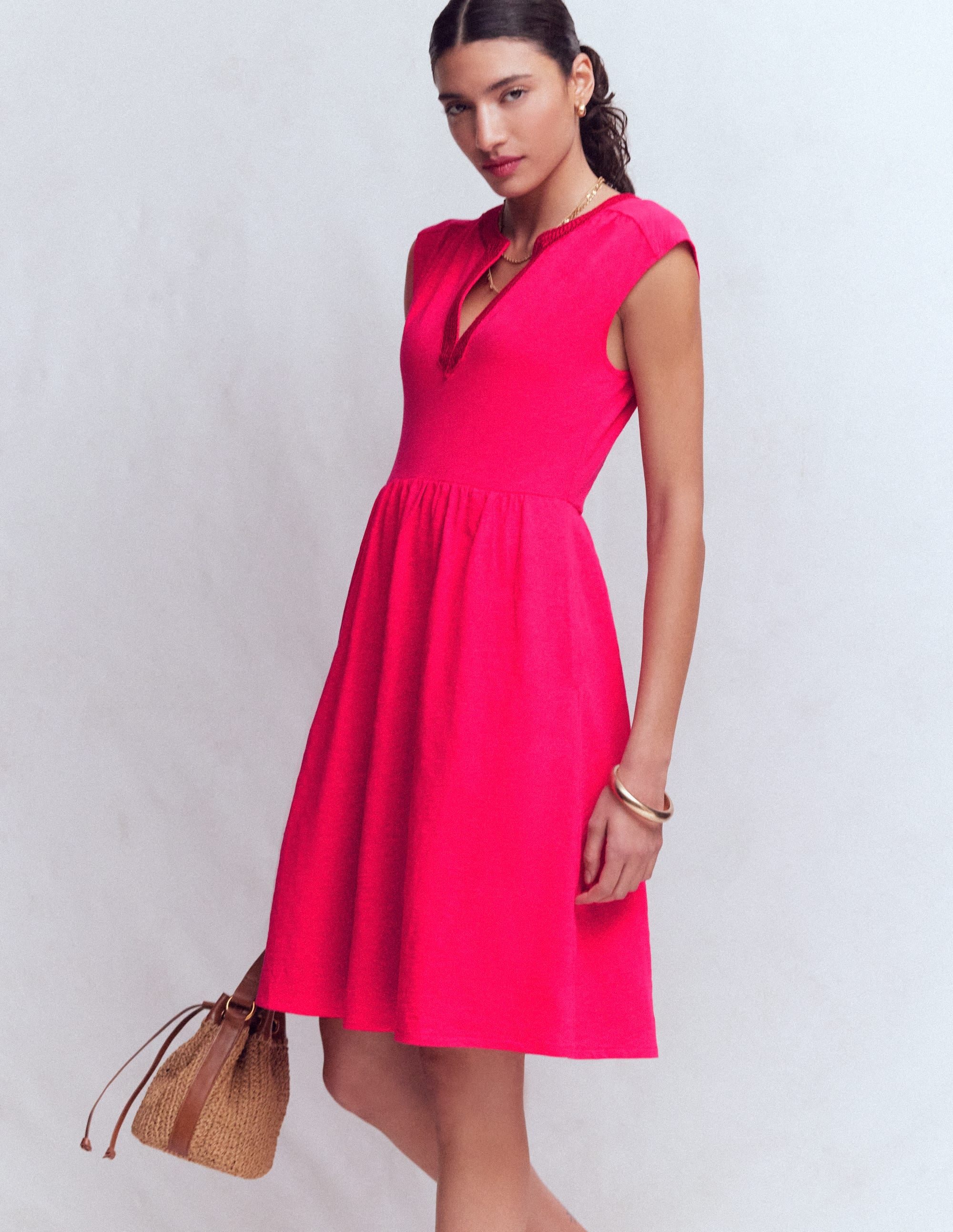 May Kurzes, besticktes Kleid-Opulentes Rosa - Image 1