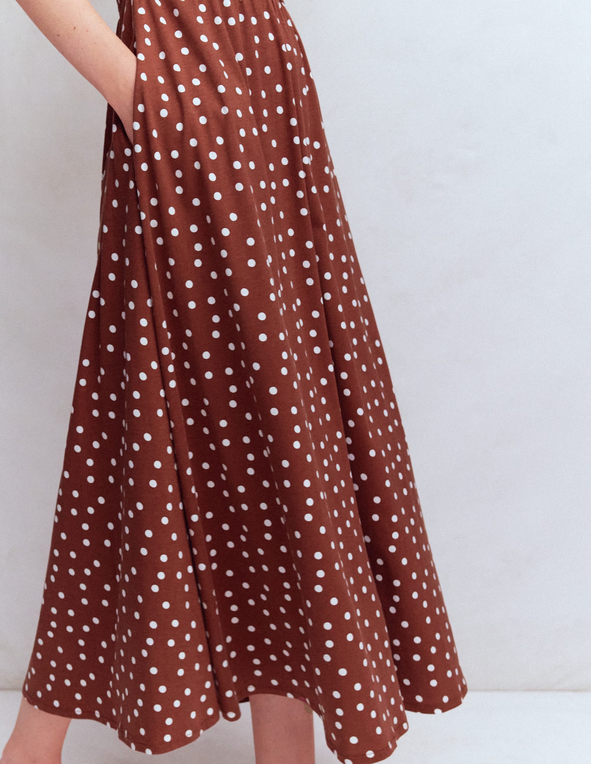 Saoirse Kleid mit gesmokter Rückenpartie-Rostbraun, Gemalte Tupfen - Image 5