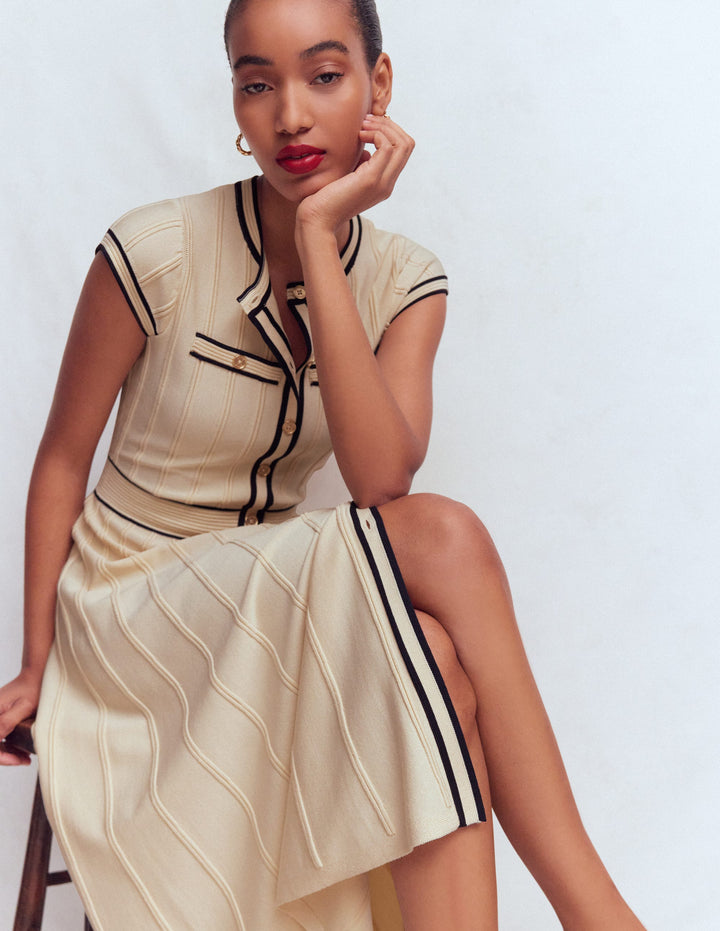 Strickkleid mit Flügelärmeln-Warmes Naturweiß