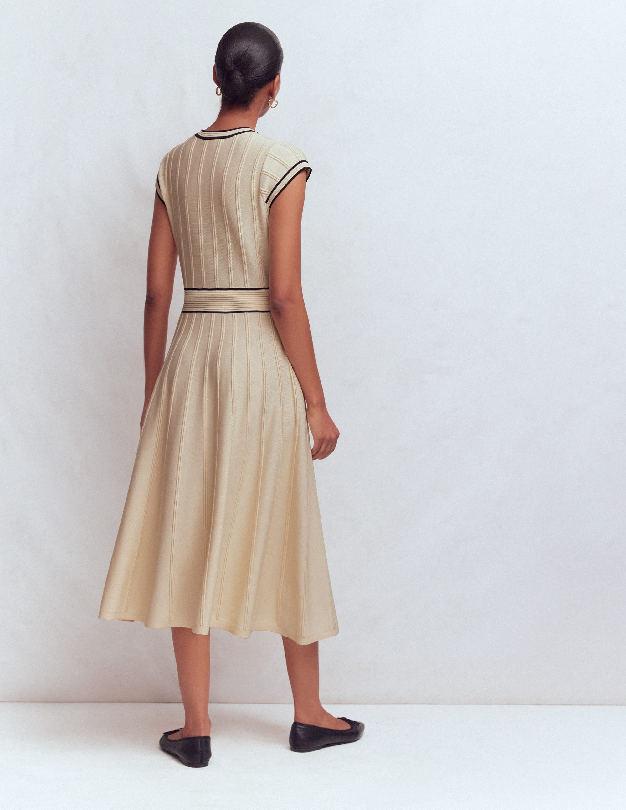 Strickkleid mit Flügelärmeln-Warmes Naturweiß - Image 3
