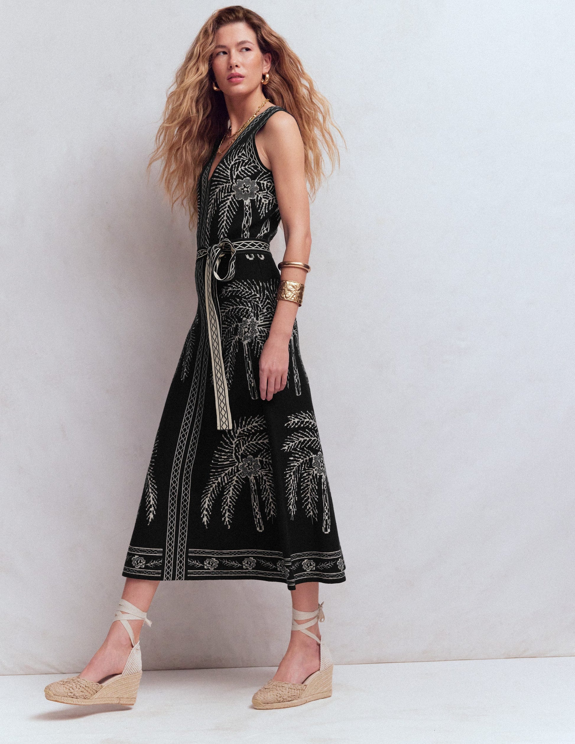 Jacquardkleid mit V-Ausschnitt-Palmen Jacquard-3