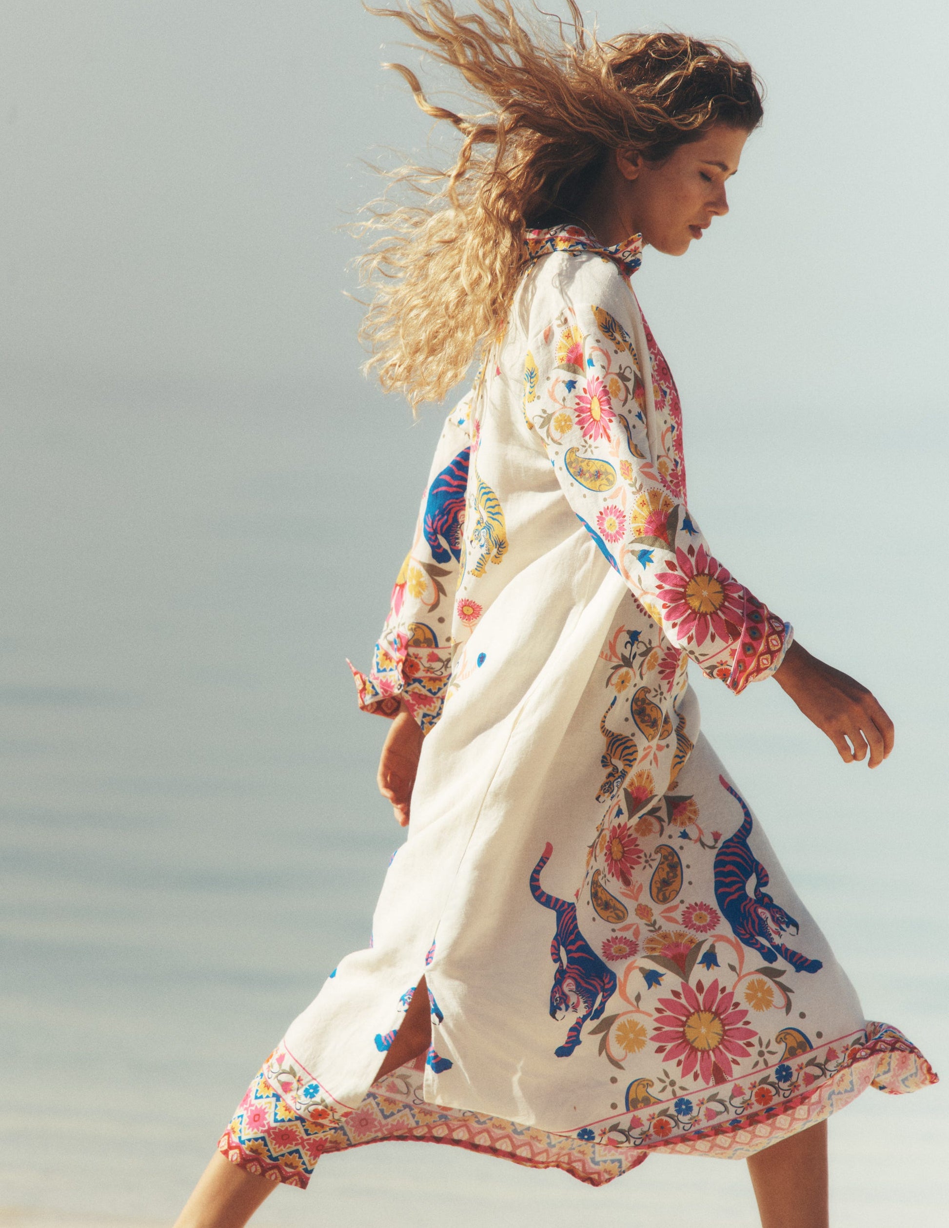 Tunika aus Leinenmischgewebe mit gekerbtem Kragen-Bunt Tiger-Gobelin-1