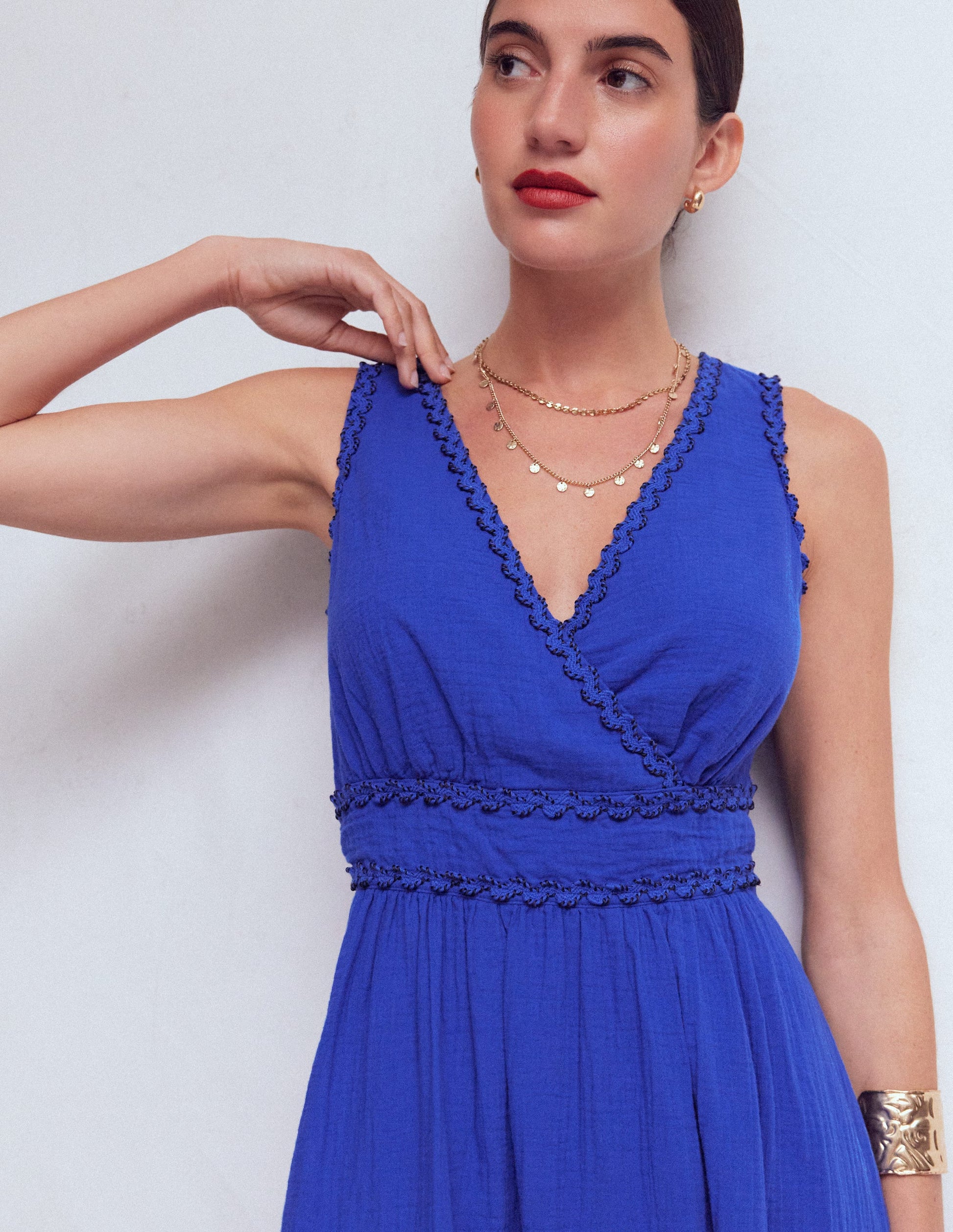 Lorna Doppeltuch-Kleid mit Besatz-Leuchtendes Blau-3