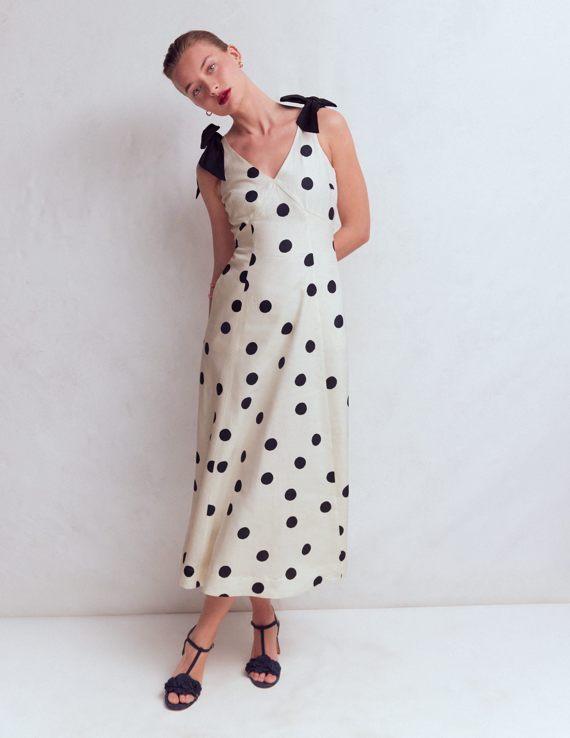 Robe taille empire en lin à nœuds-Pois peints espacés ivoire - Image 4