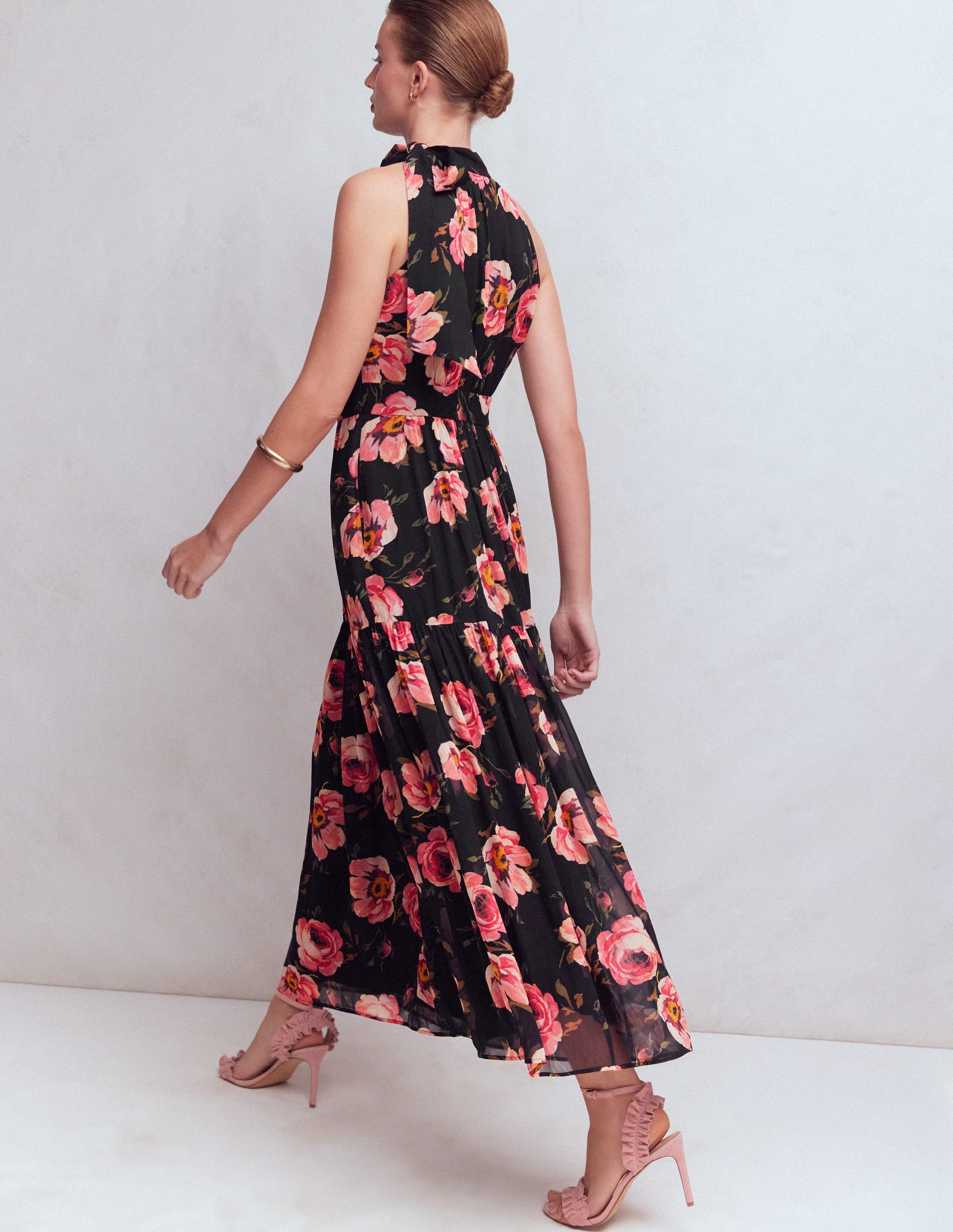 Robe longue Roisin avec col à nouer-Motif Whimsical Roses noir-3