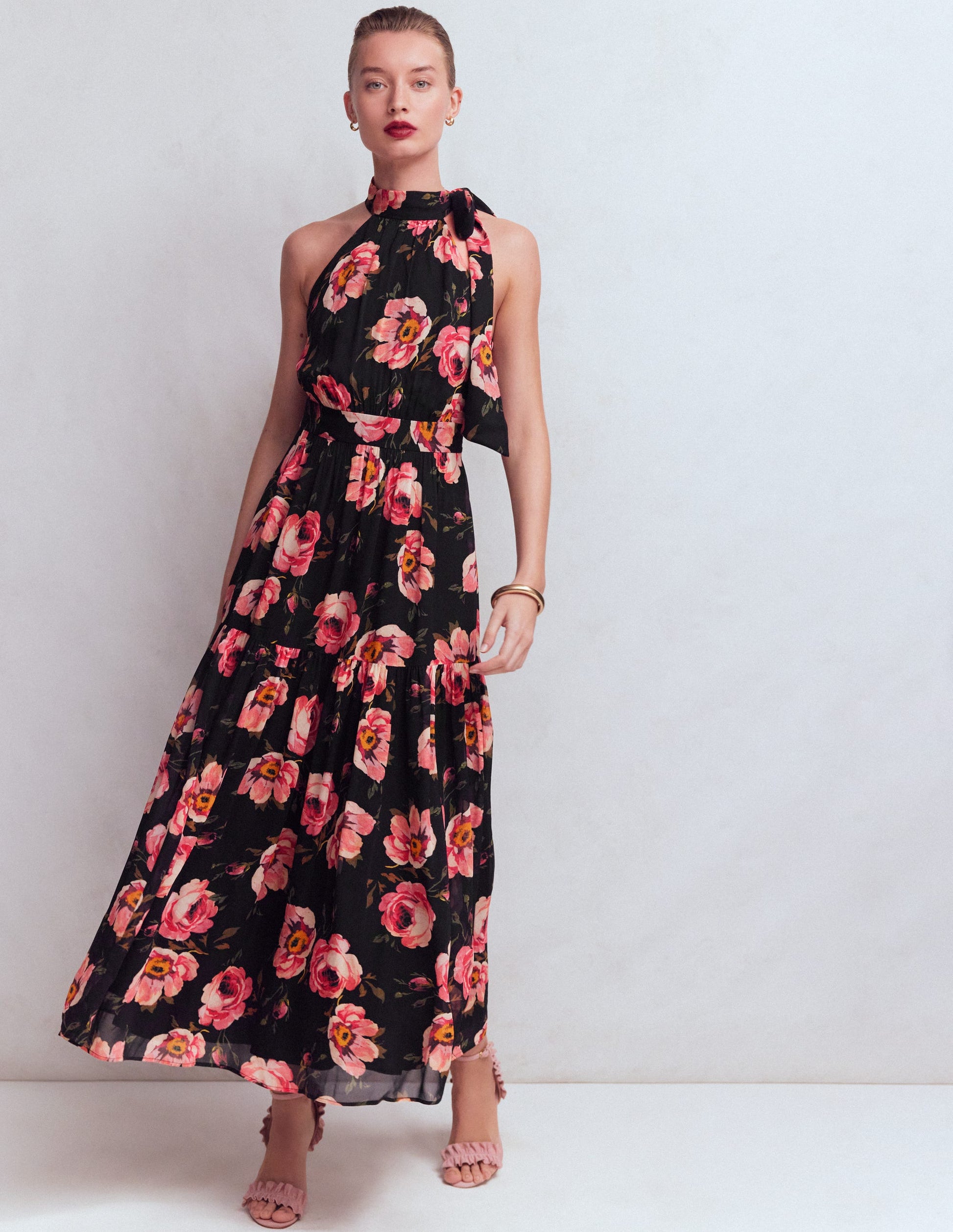 Robe longue Roisin avec col à nouer-Motif Whimsical Roses noir-4