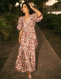 Robe de cérémonie Irene-Lait d’amande, motif cachemire