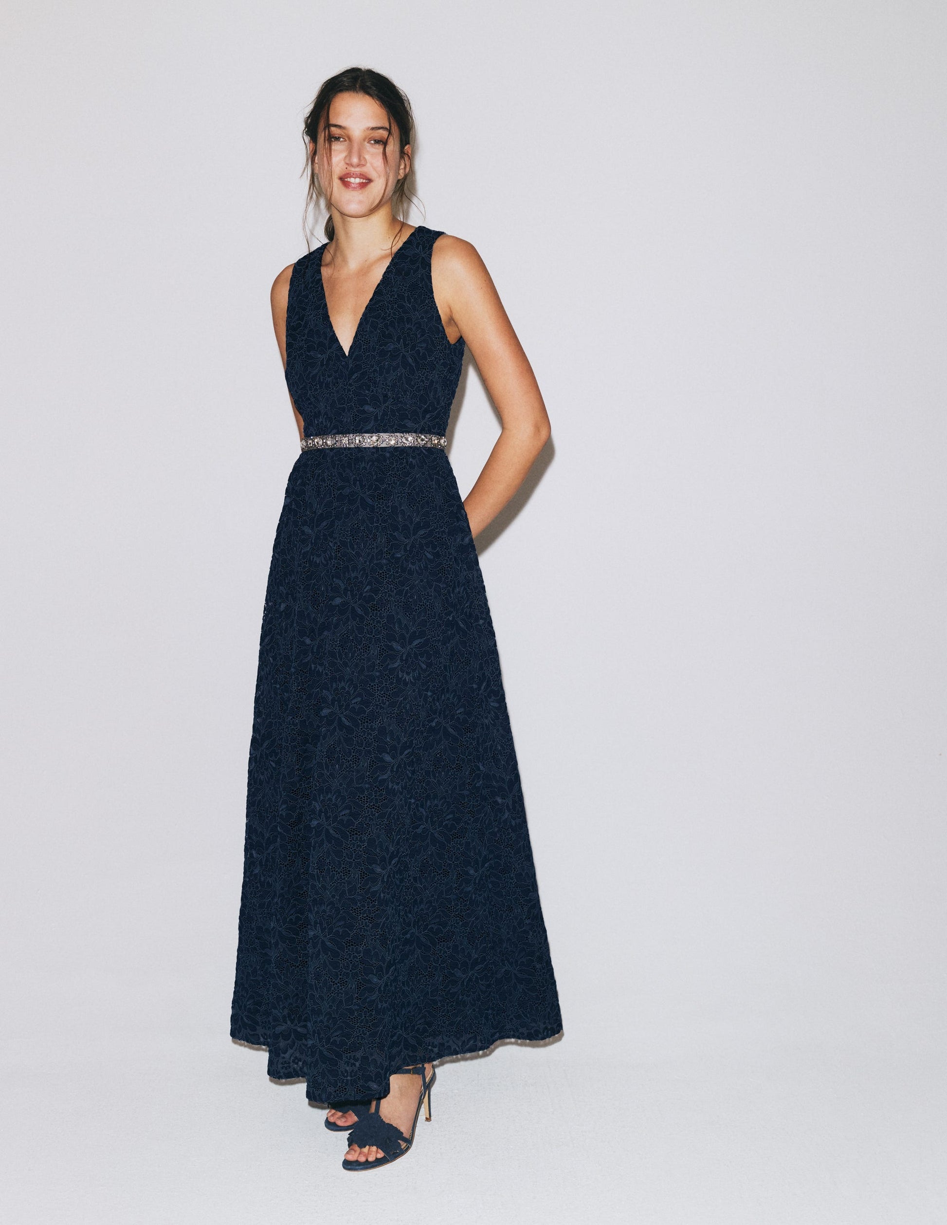 Robe en dentelle à empiècements et décolleté plongeant-Bleu marine-1