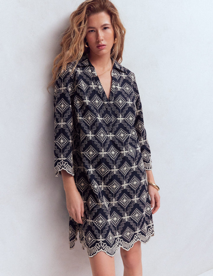Carmen Kurzes Kleid mit Lochstickerei-Marineblau, Lochstickerei