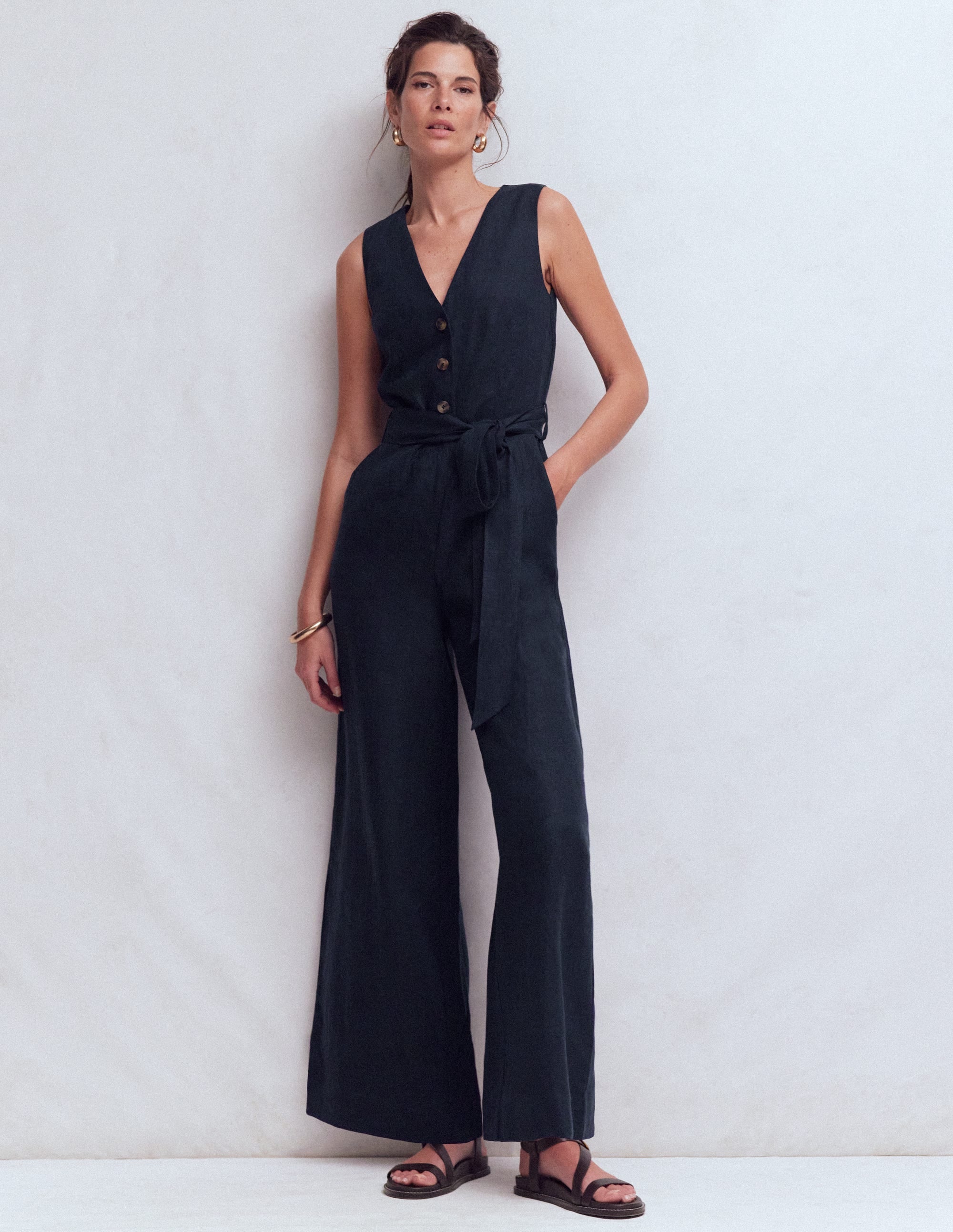 Laura Leinen-Jumpsuit mit V-Ausschnitt-Marineblau - Image 1