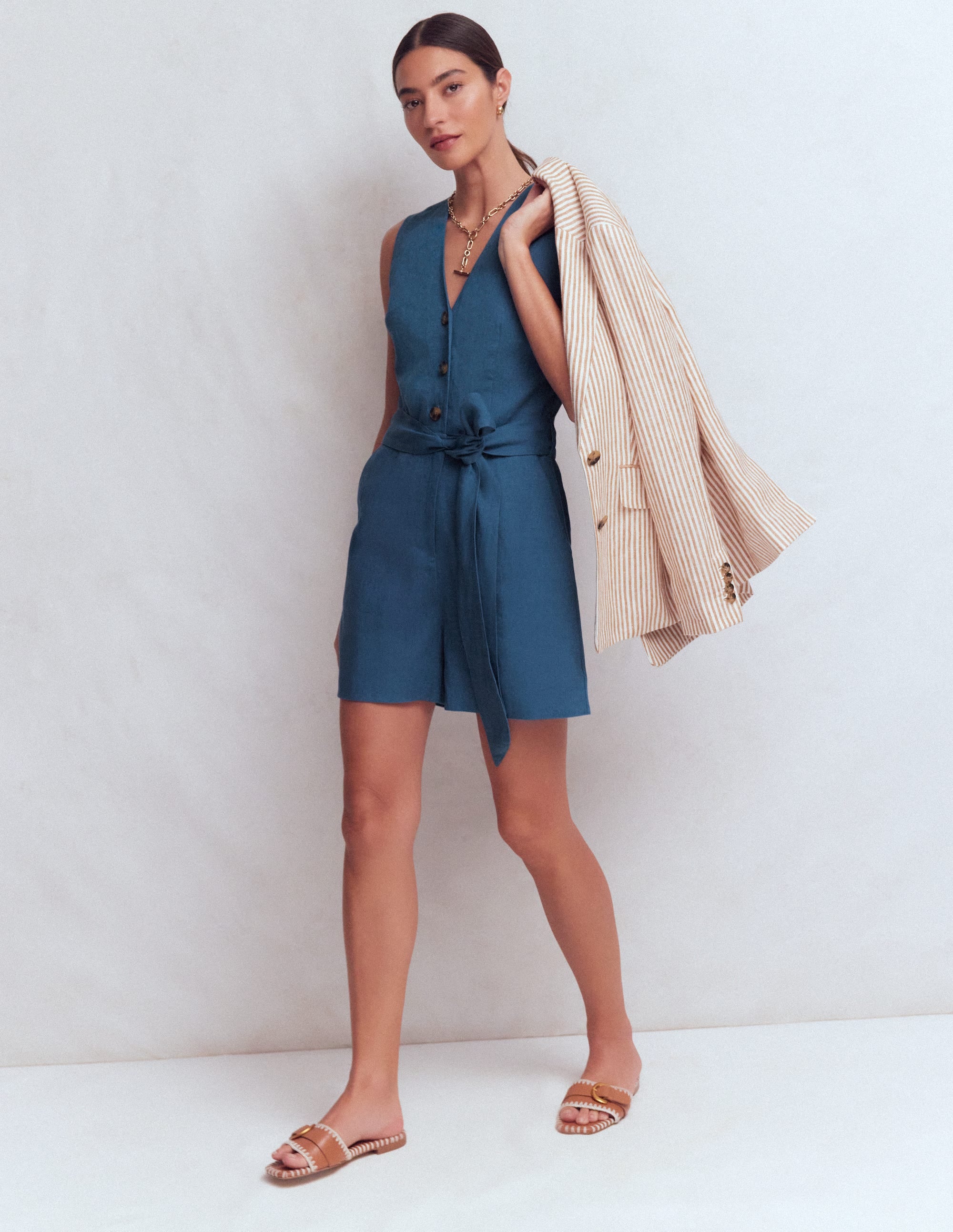 Laura Leinen-Jumpsuit mit V-Ausschnitt-Turmalinblau - Image 1