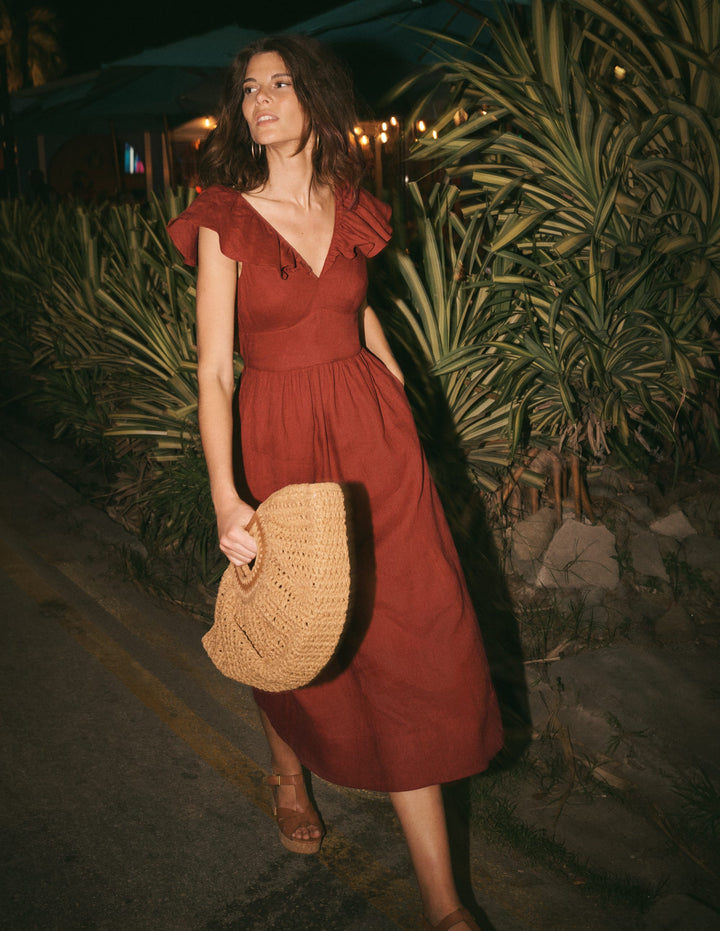 Leinenkleid mit Mega-Rüschen-Gebranntes Henna