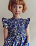 Gerafftes Kleid mit Schleife am Rücken-Leuchtendes Blau Dschungel Holzschnitt