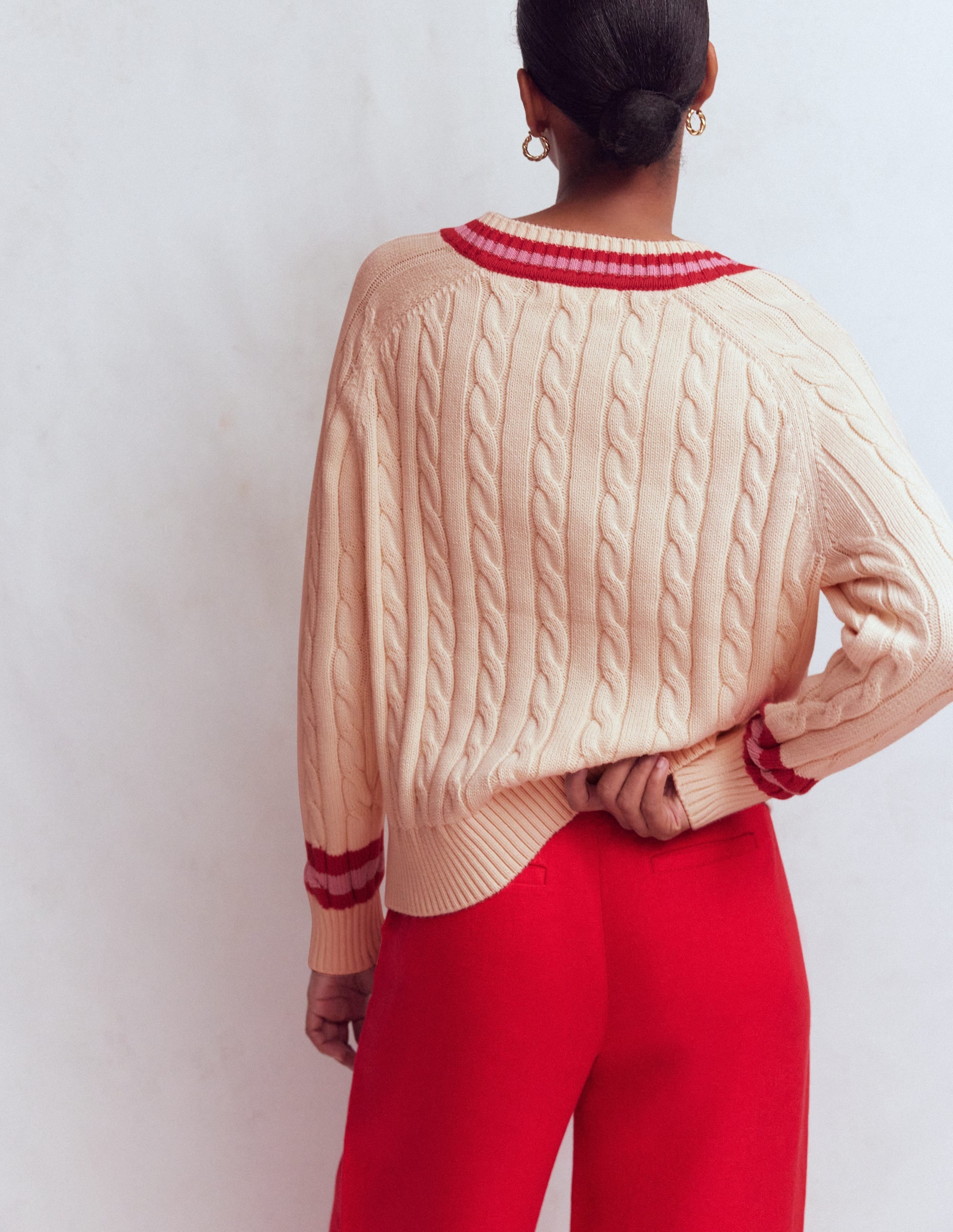 Maeve Texturierter Baumwollpullover-Naturweiß Zopfmuster, Rot - Image 3