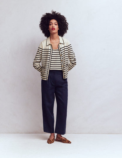 Liz Strickjacke mit Kragen-Naturweiß und Navy, Gestreift-5