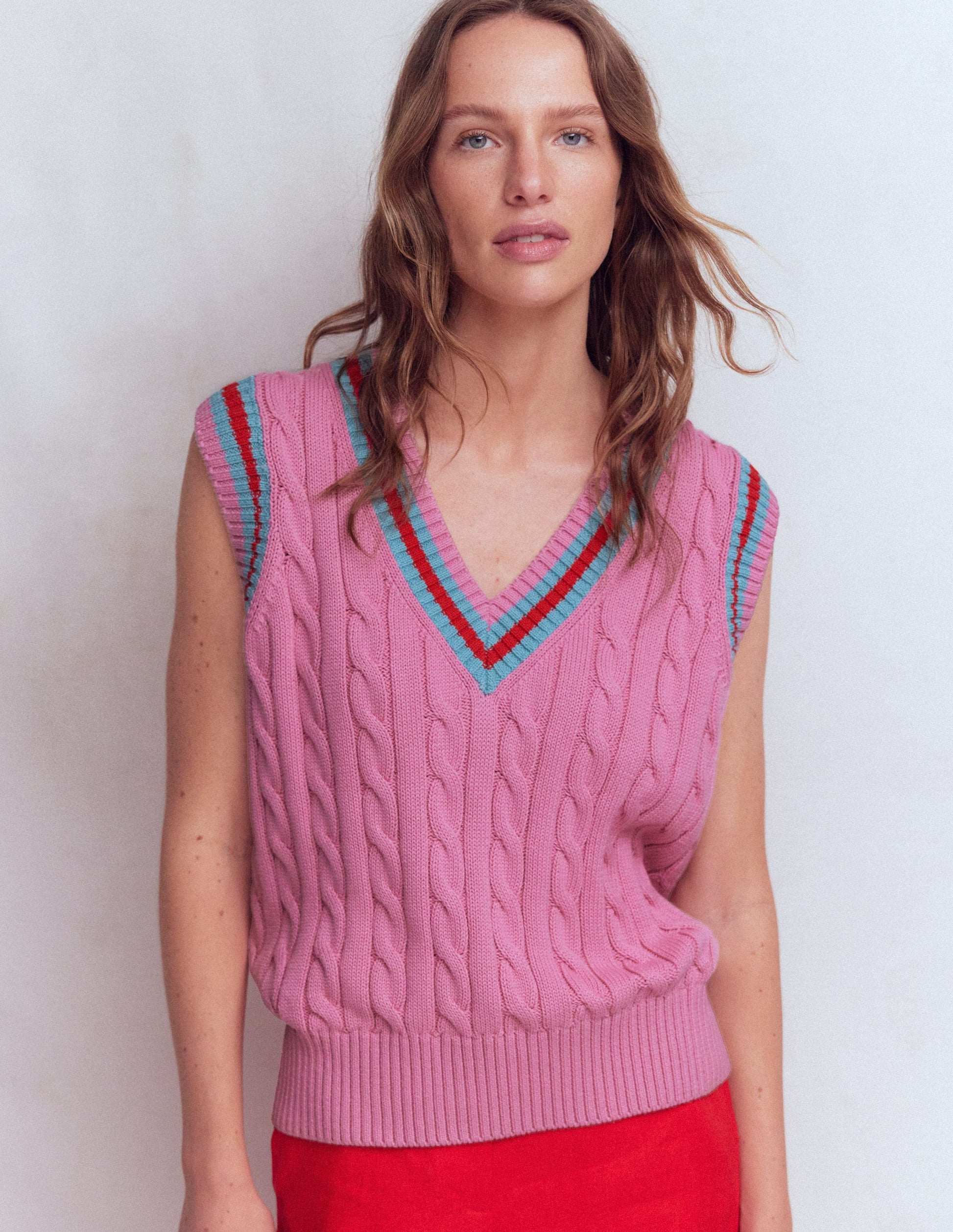 Maeve Pullunder mit V-Ausschnitt und Zopfmuster-Rosa, Rot-5