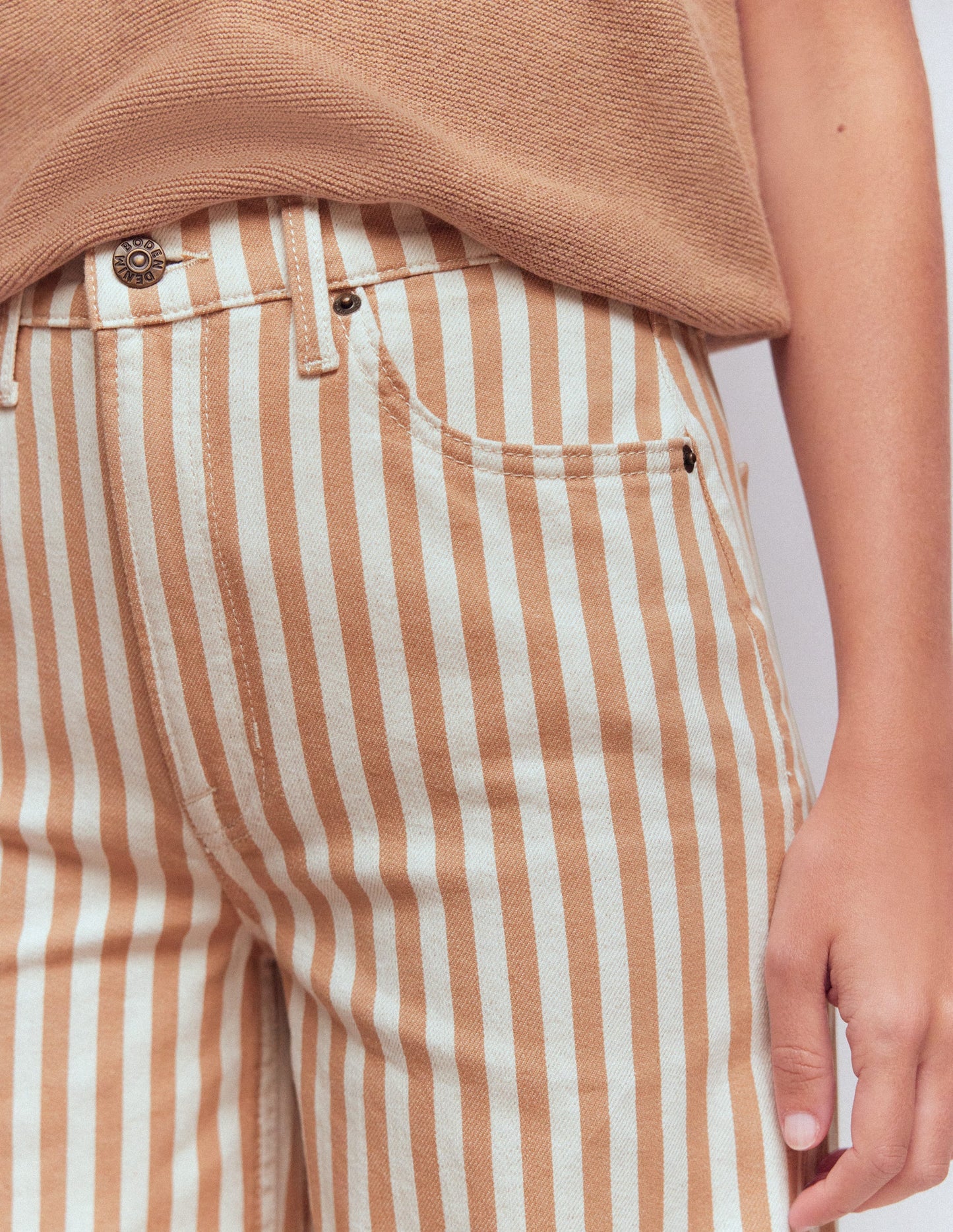 Hoch geschnittene Jeans mit weitem Bein-Beige Hellbraun Streifen